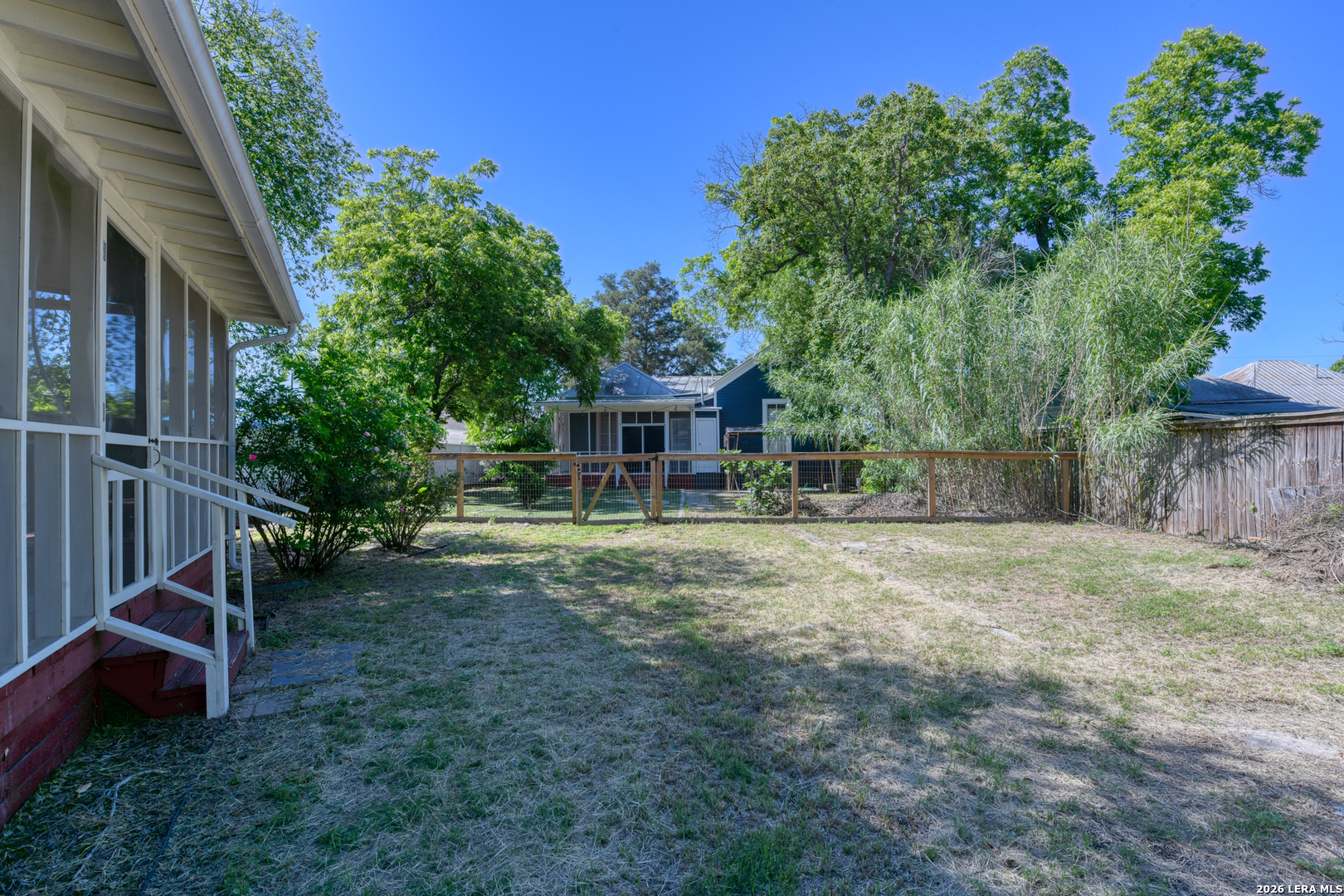 main property photo 40