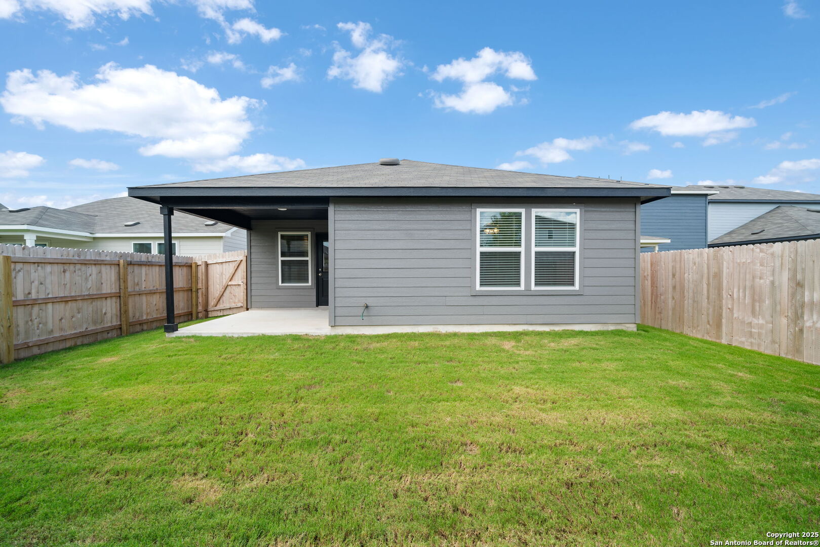 main property photo 28