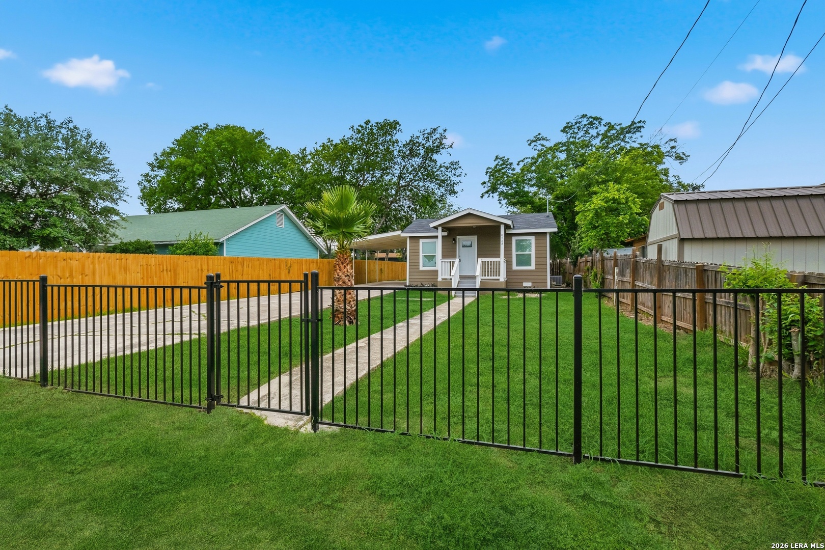 main property photo 3