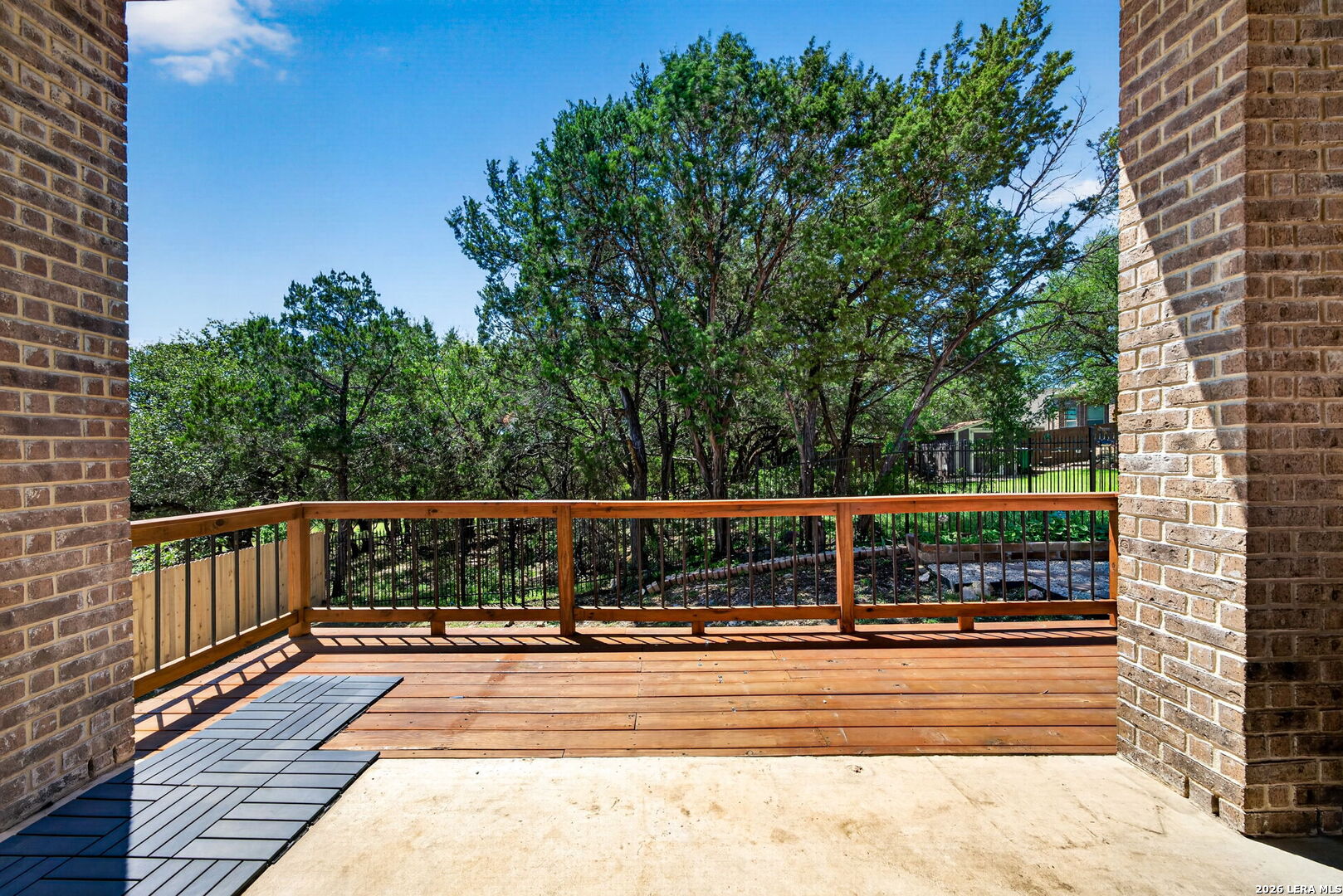 main property photo 30