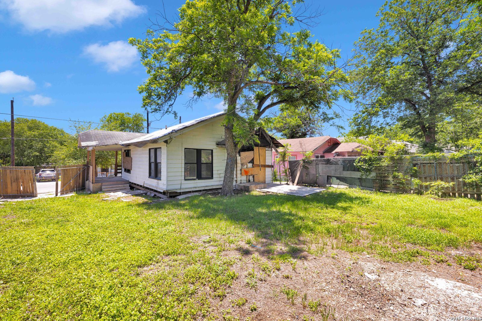 main property photo 9