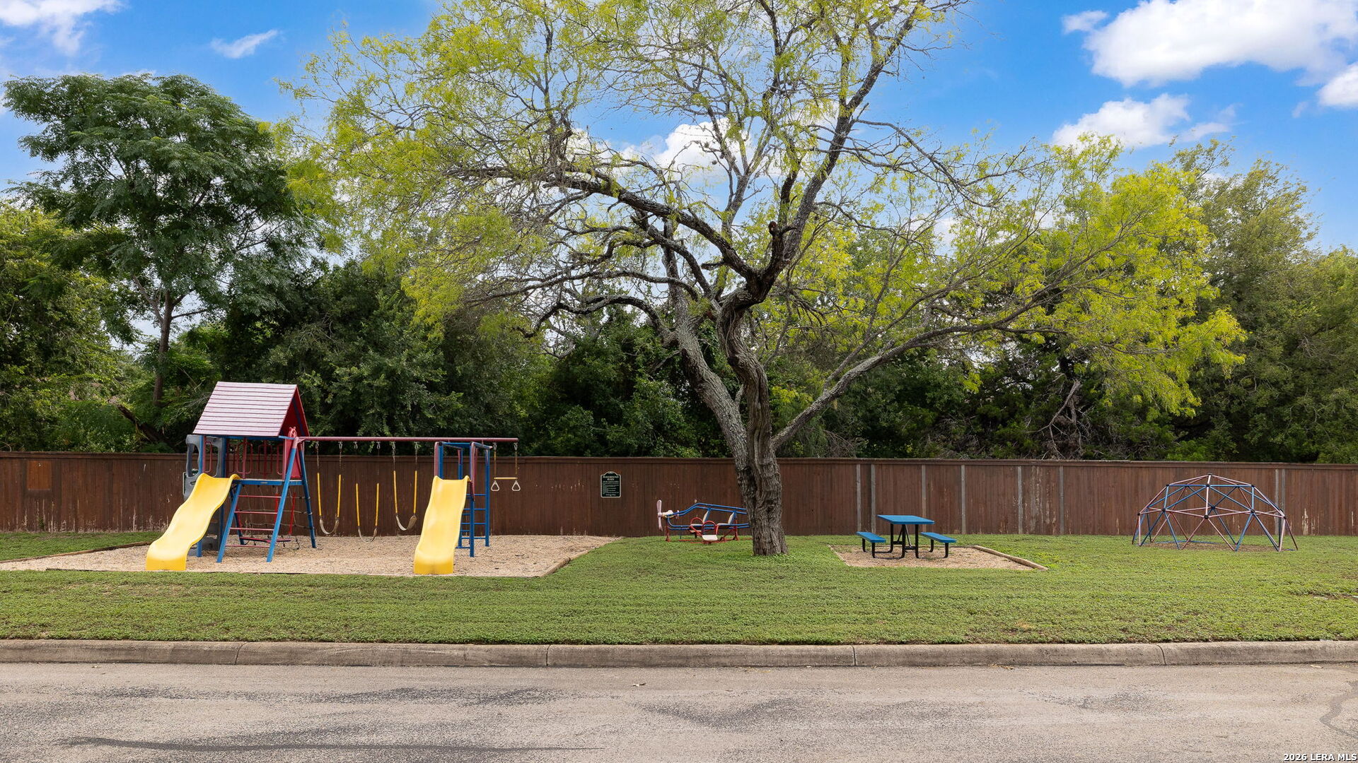 main property photo 19