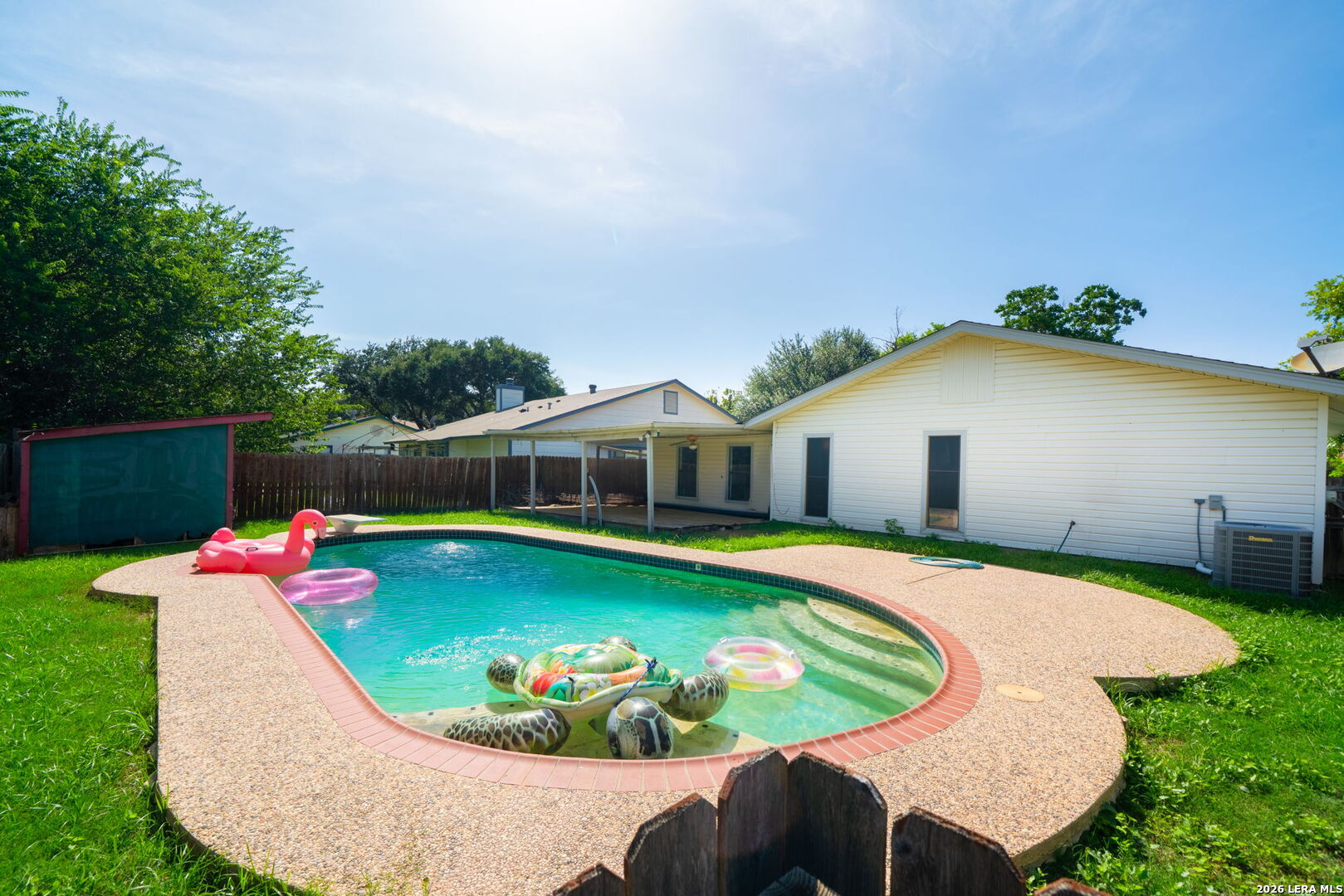 main property photo 22