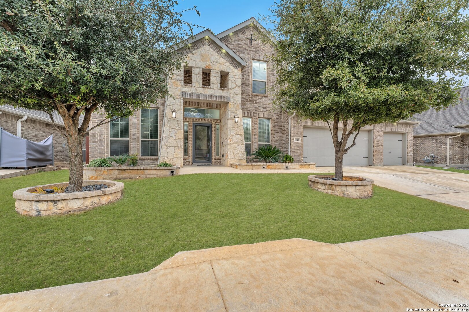 main property photo 2