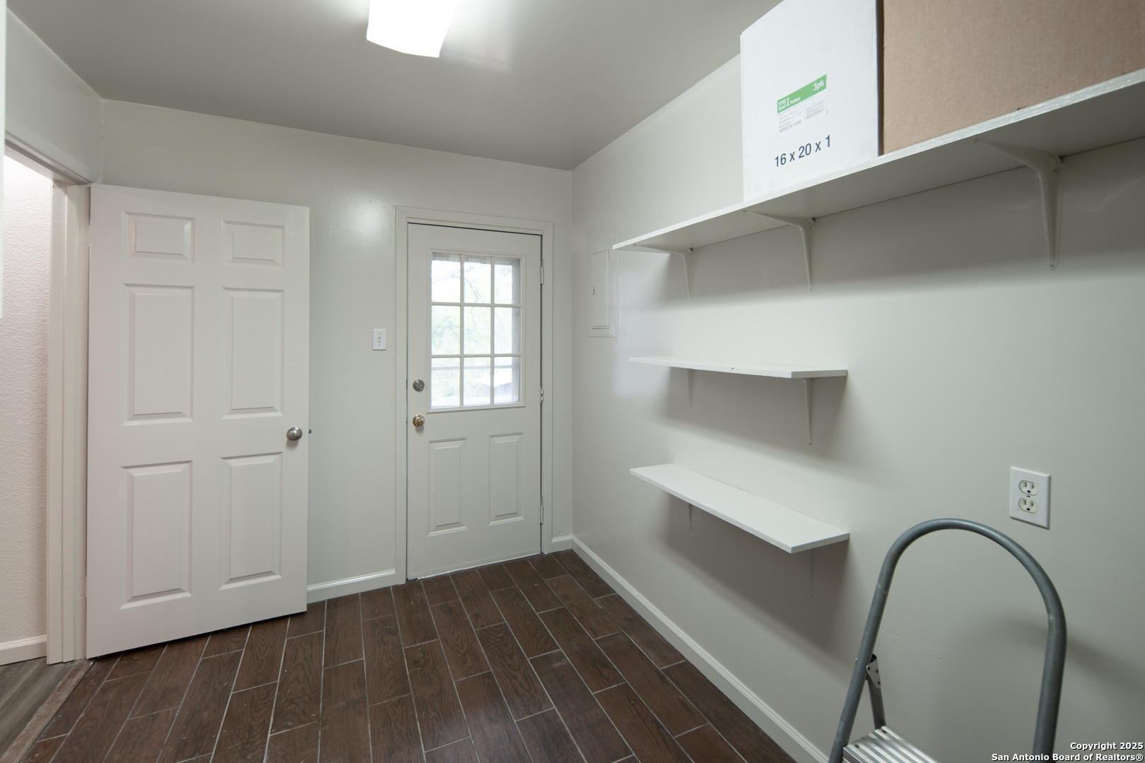 main property photo 19
