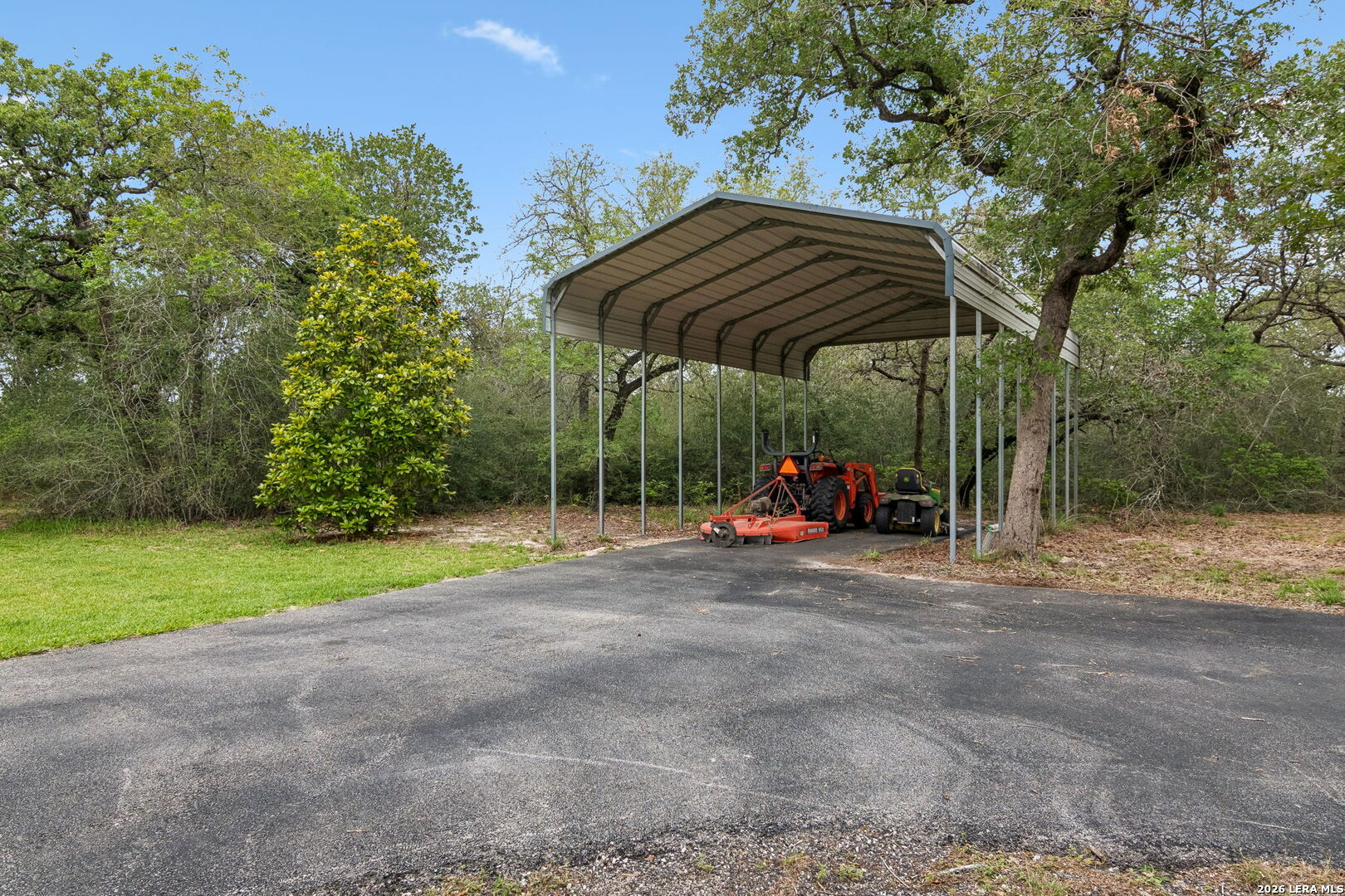 main property photo 12