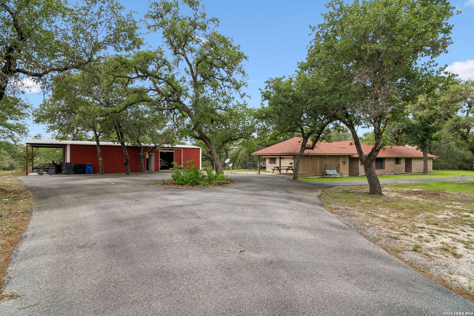 main property photo 13