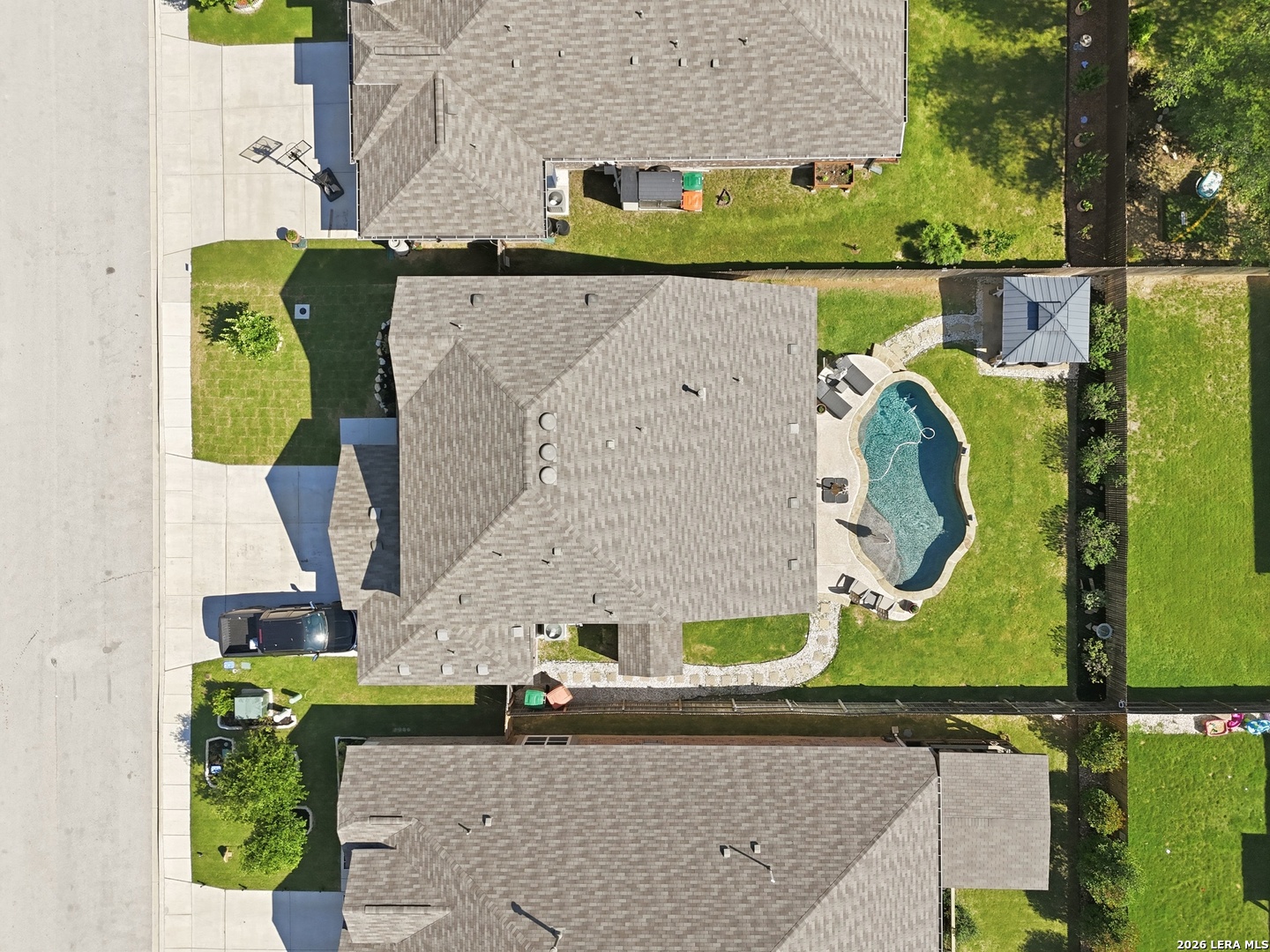 main property photo 30