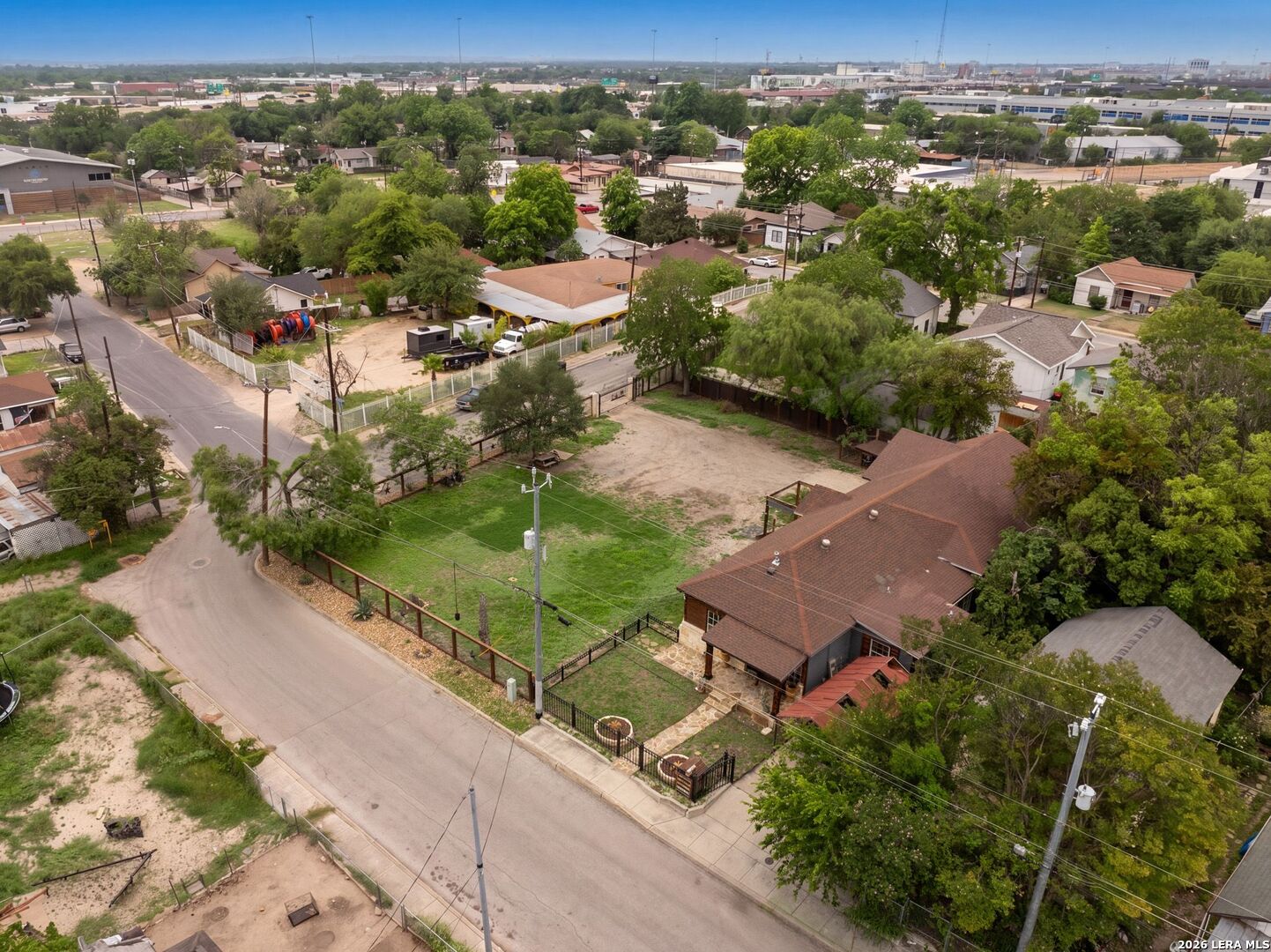 main property photo 10