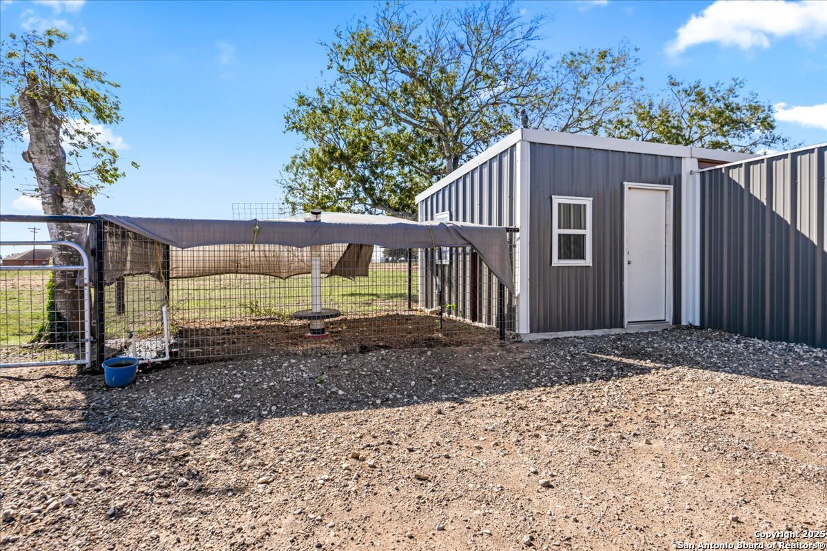 main property photo 11