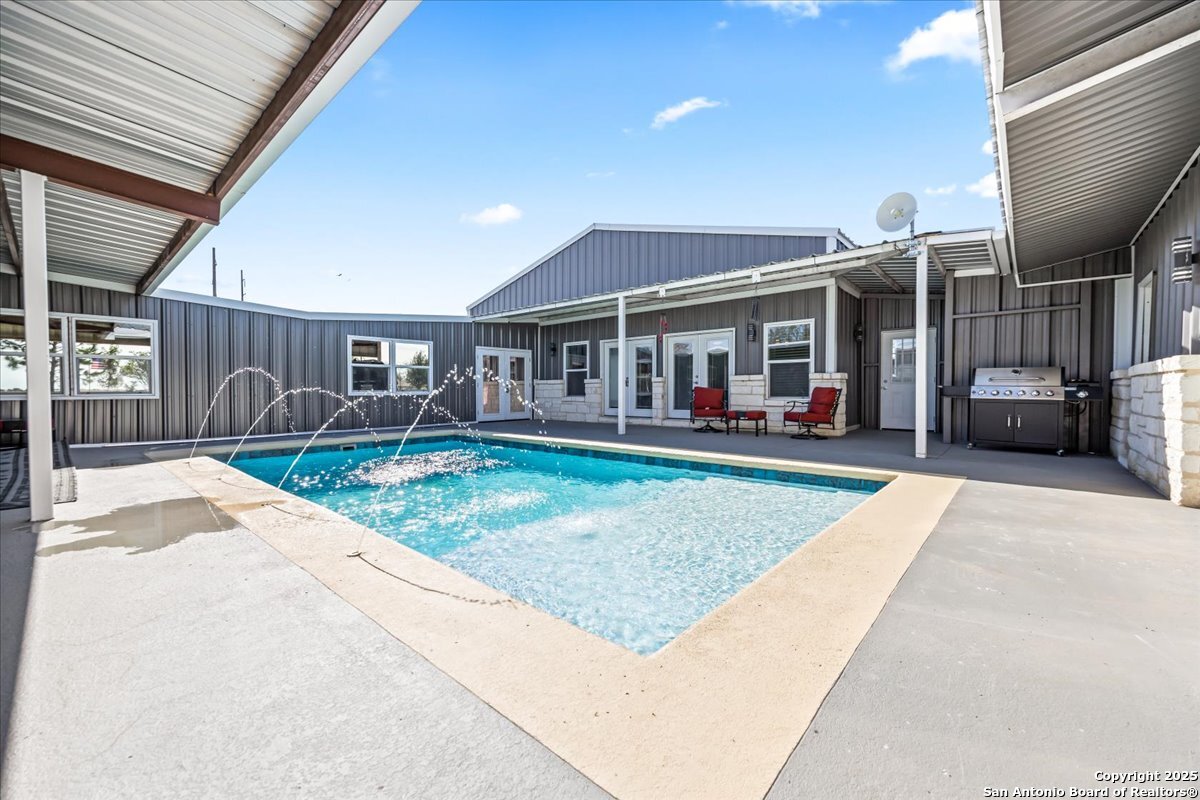 main property photo 40
