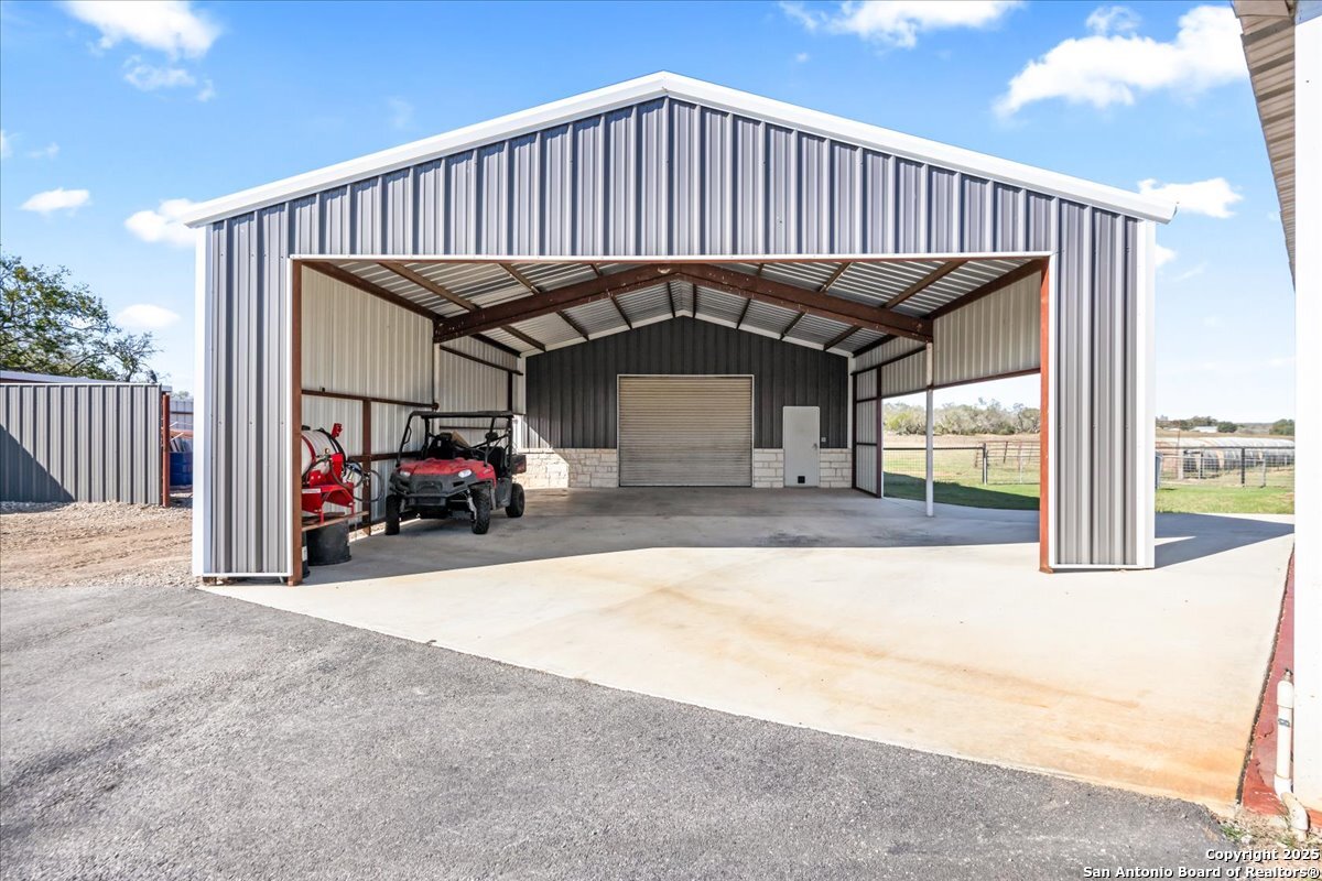 main property photo 7