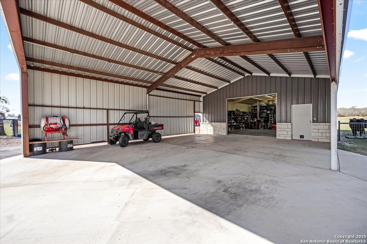 main property photo 8