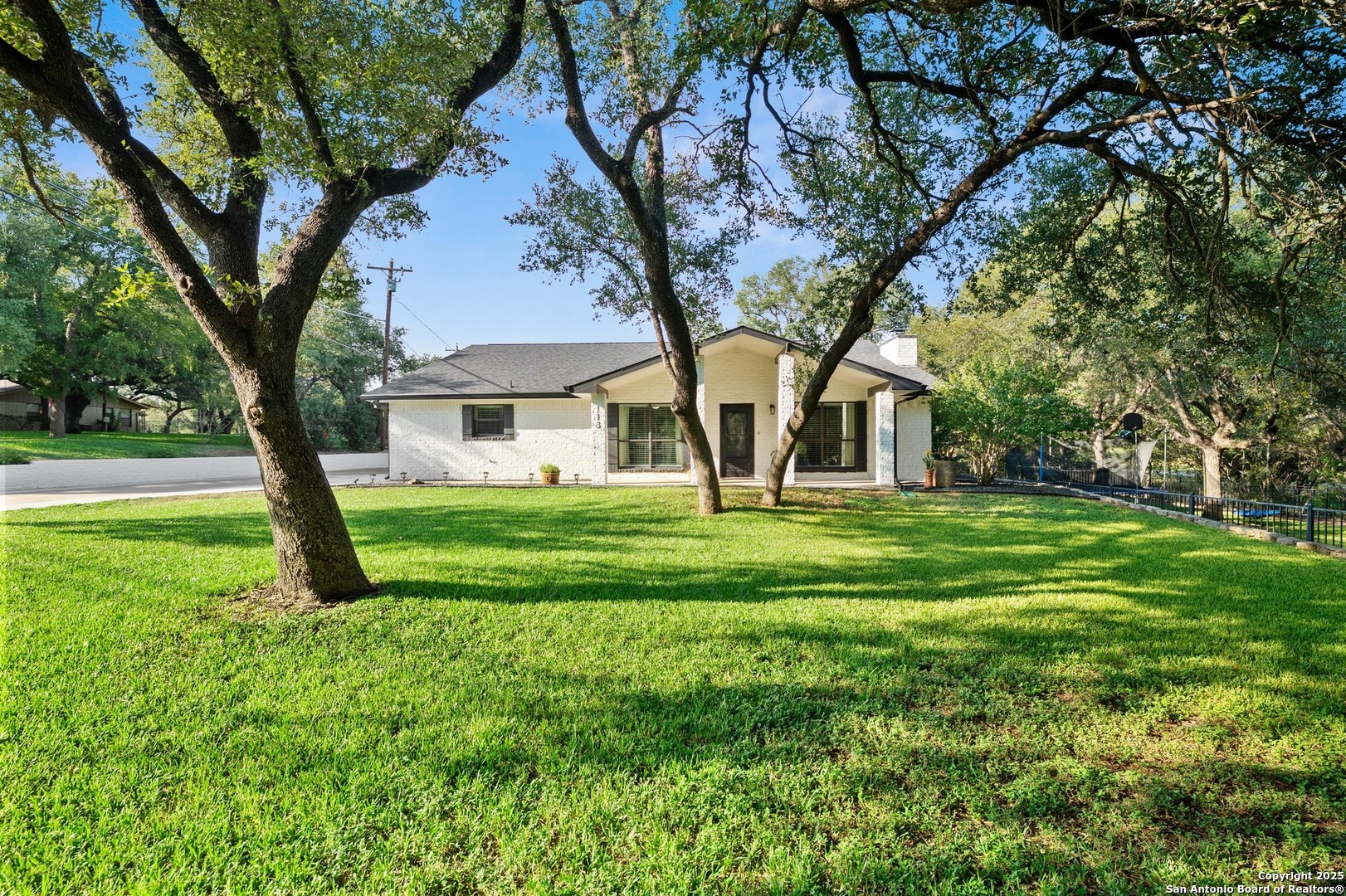 main property photo 9
