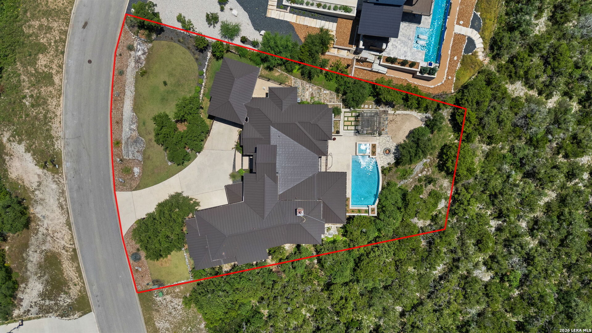 main property photo 23
