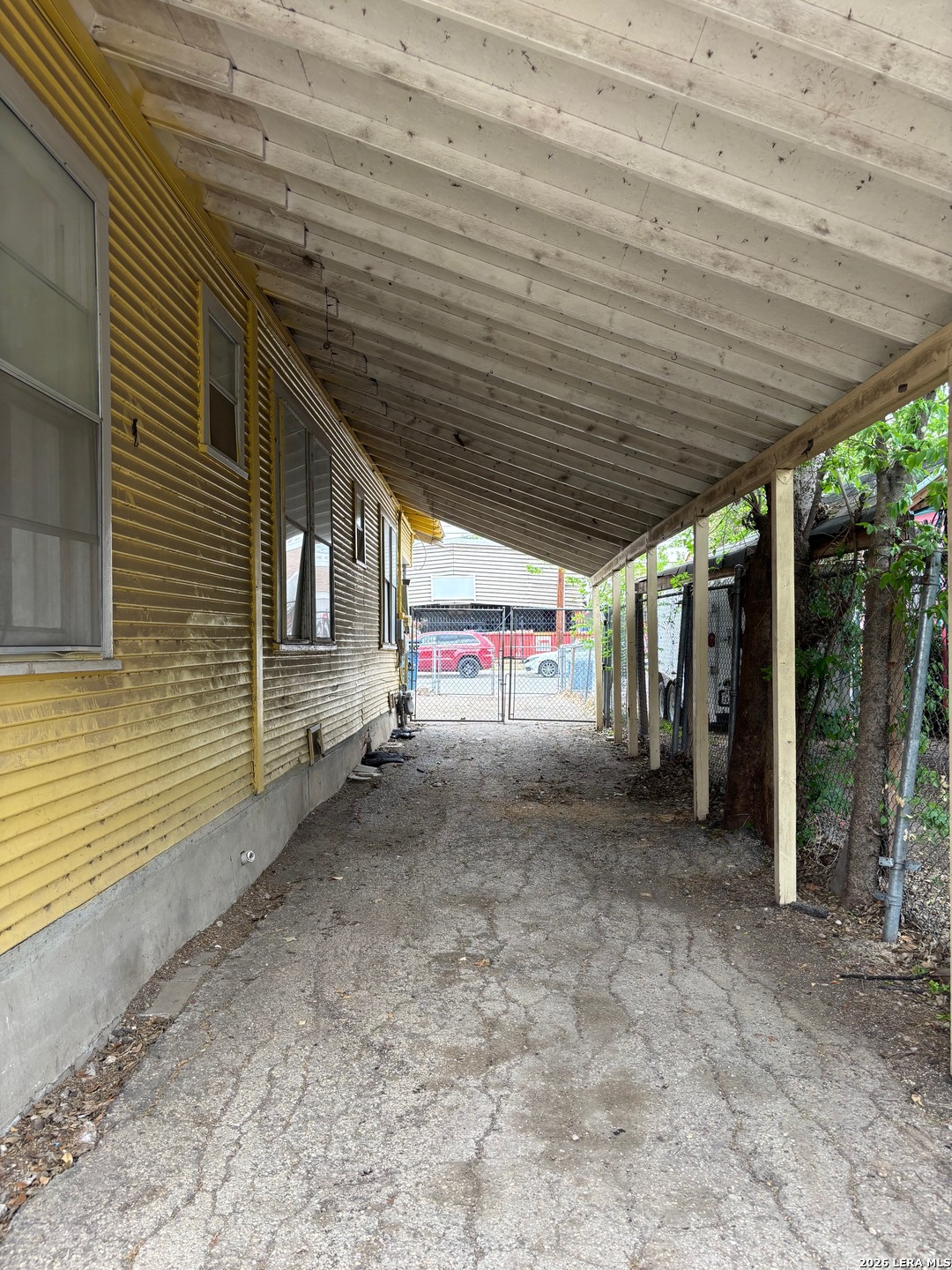 main property photo 11