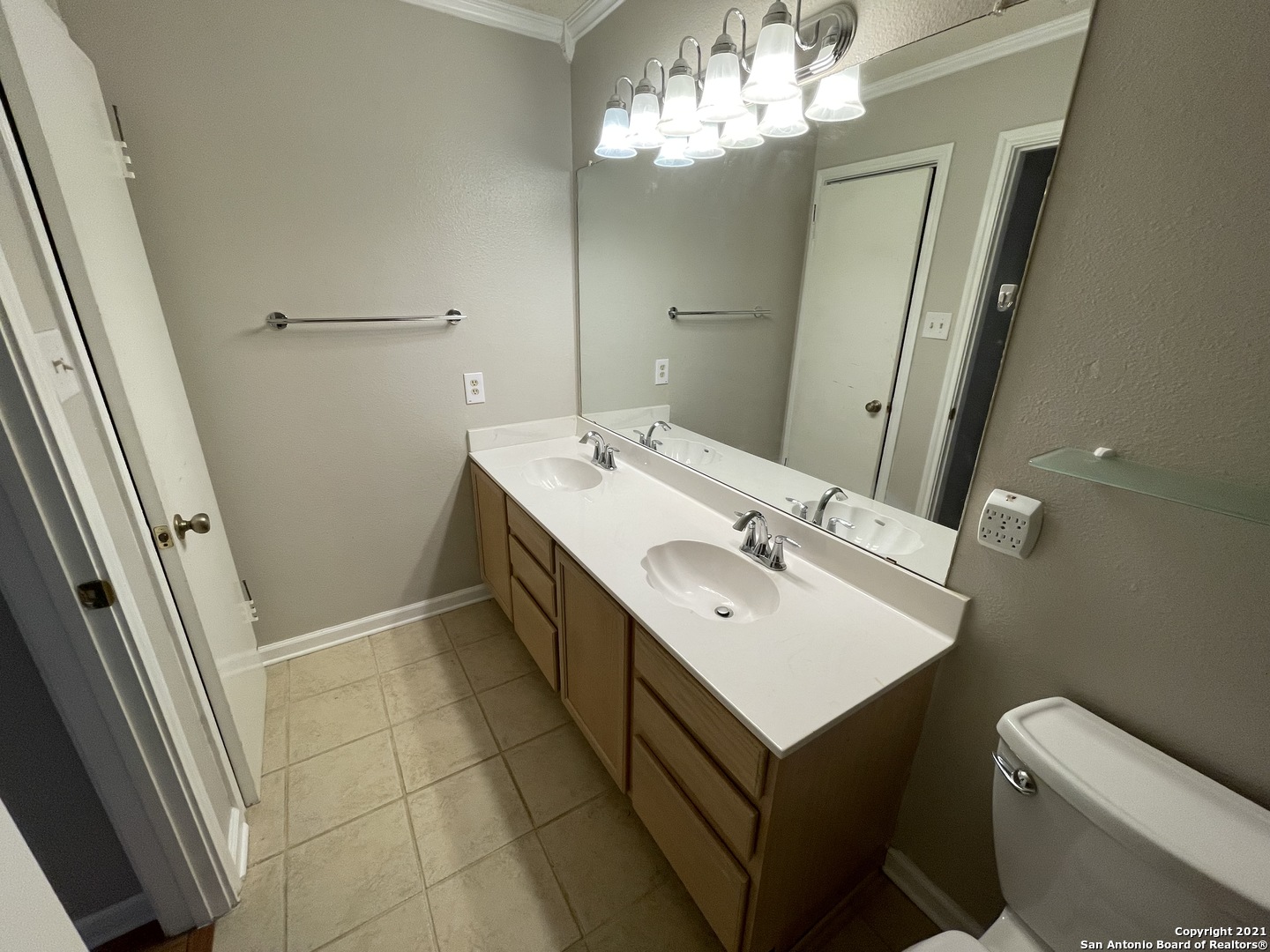 main property photo 12