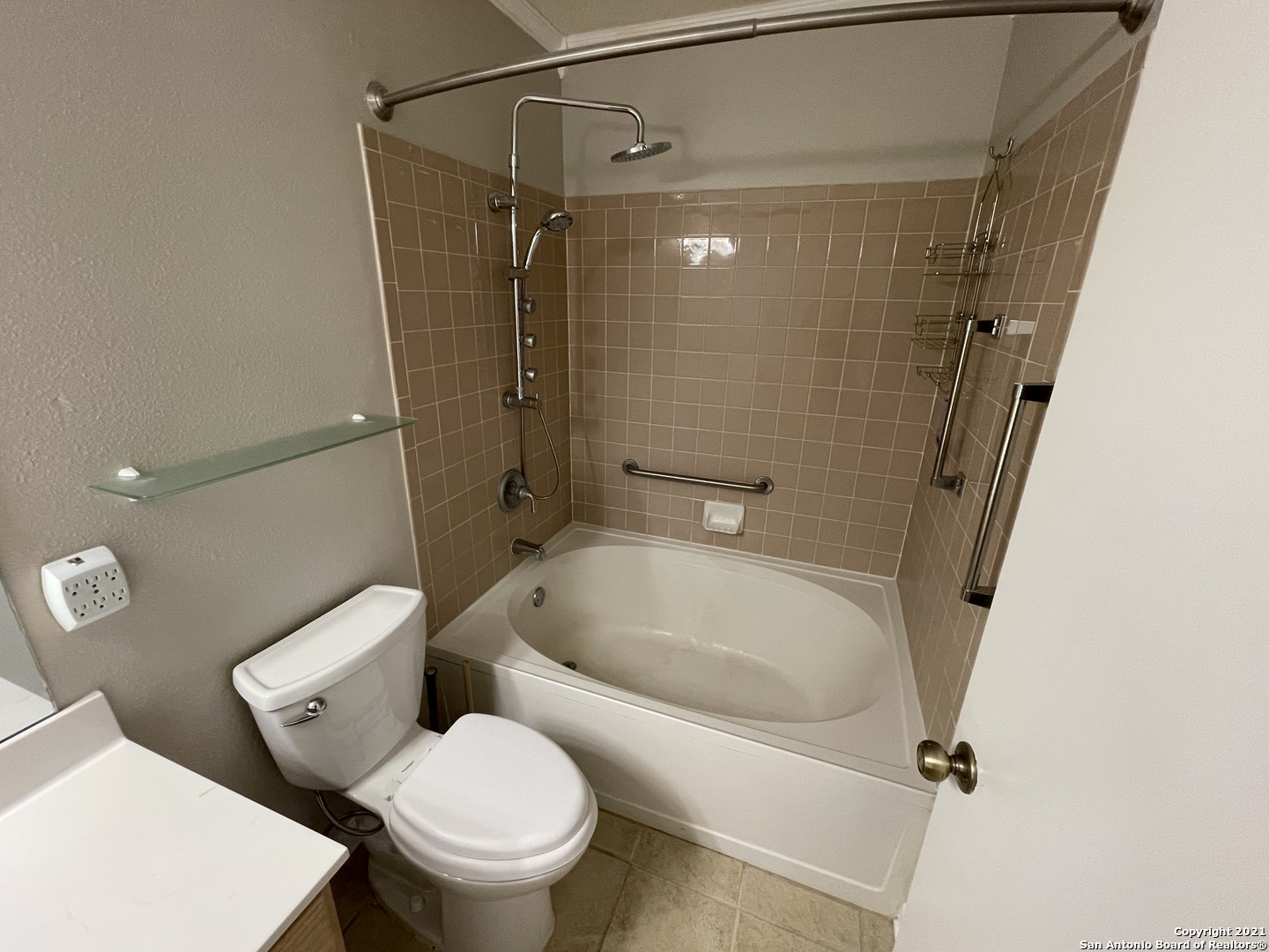 main property photo 13