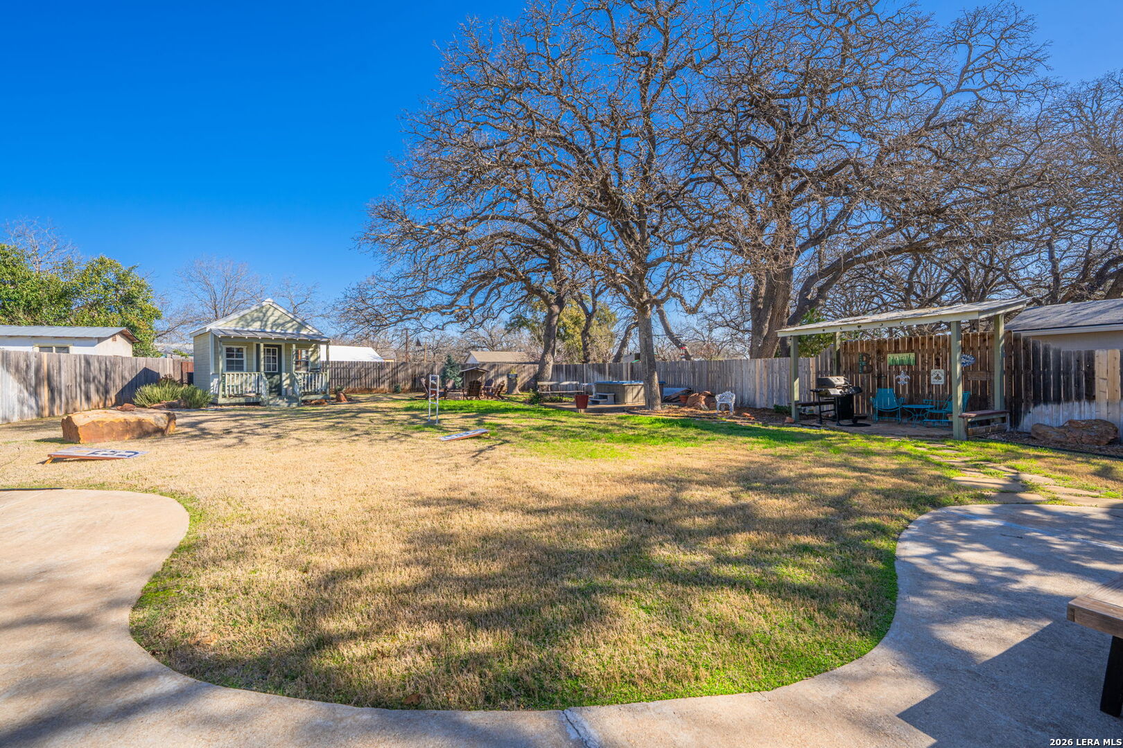 main property photo 19