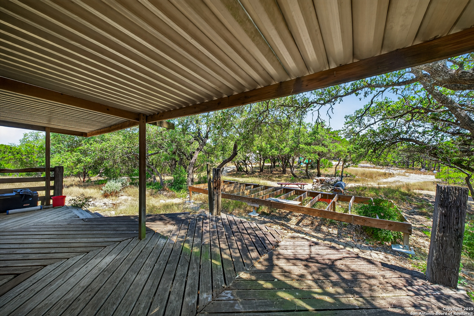 main property photo 19
