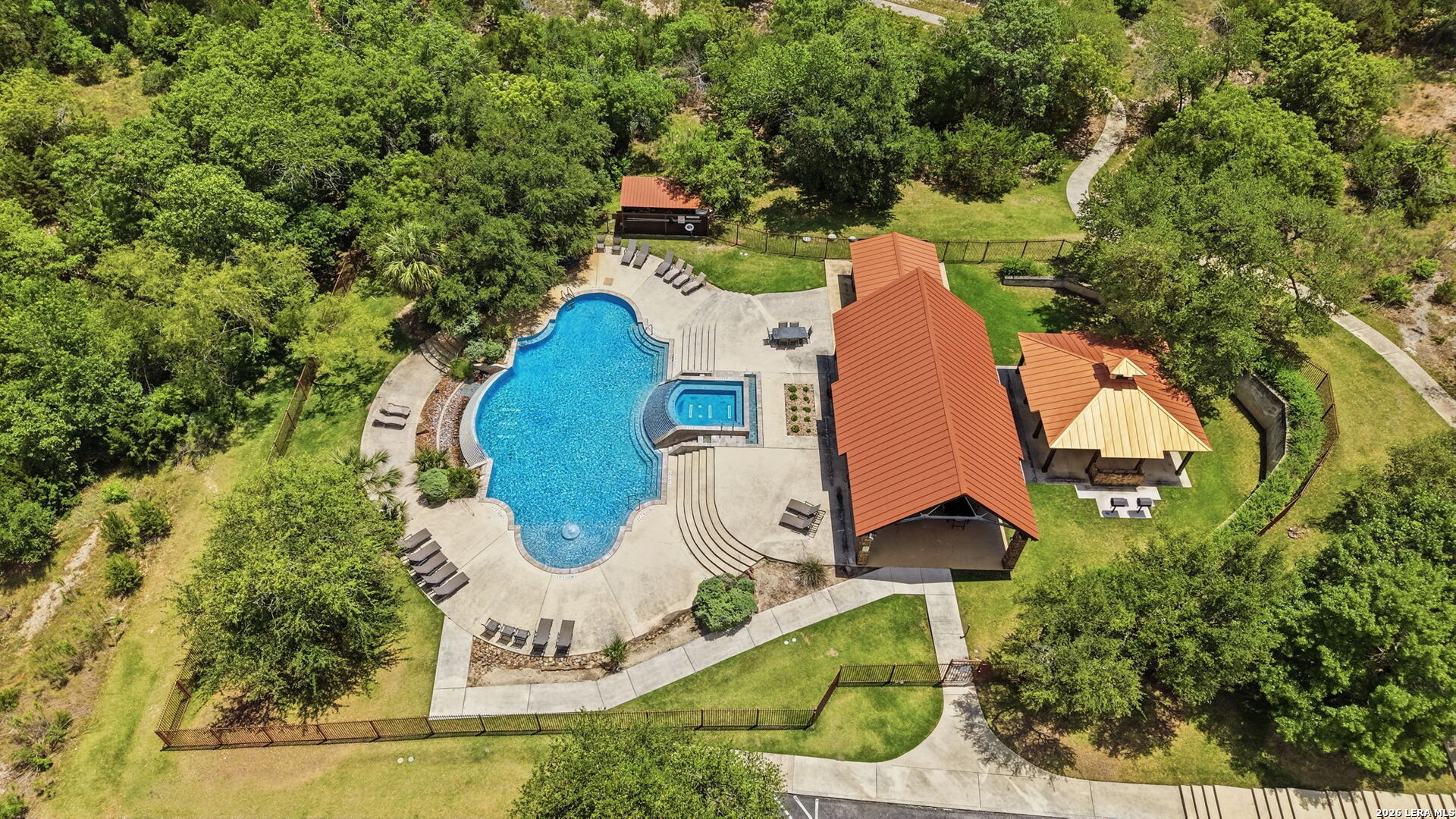 main property photo 45