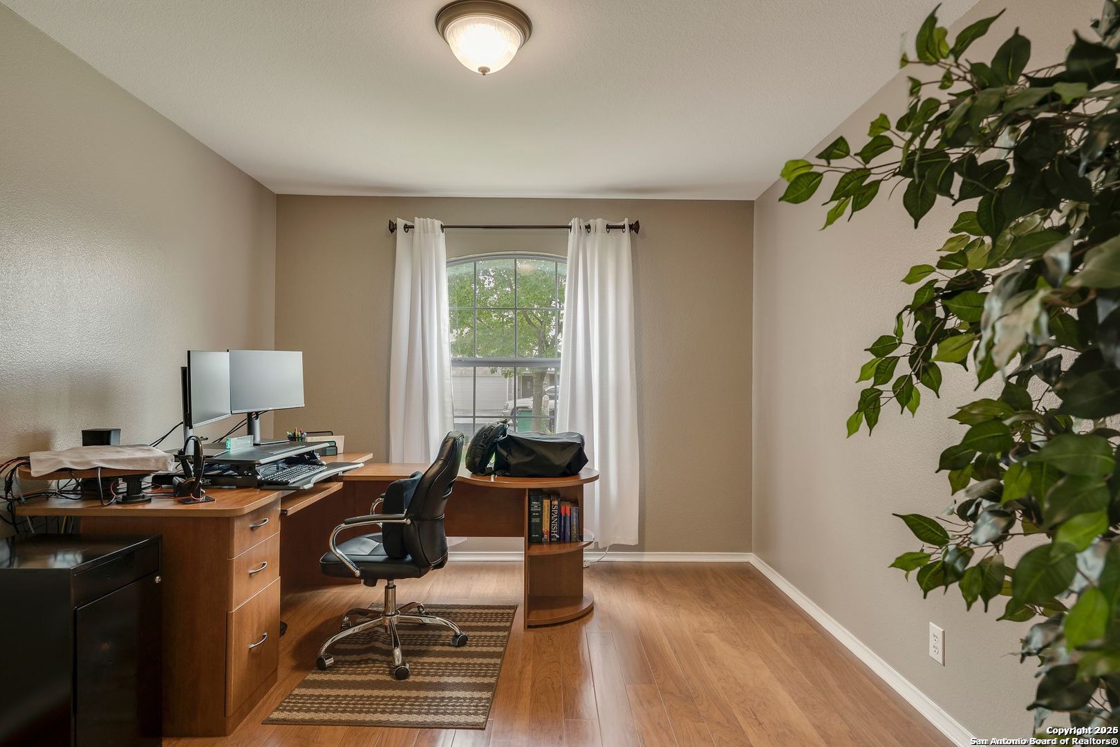 main property photo 7