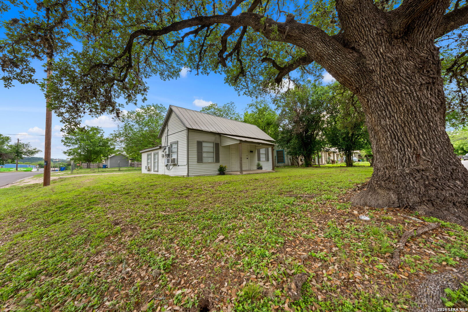 main property photo 18