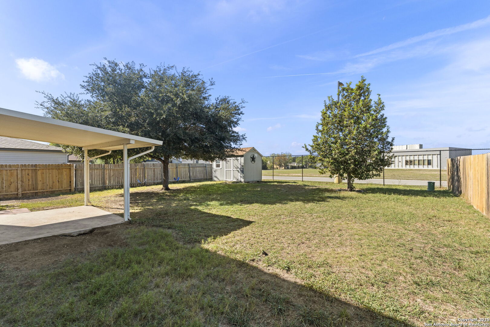 main property photo 32