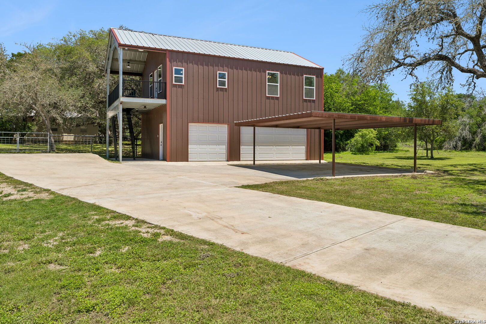 main property photo 27