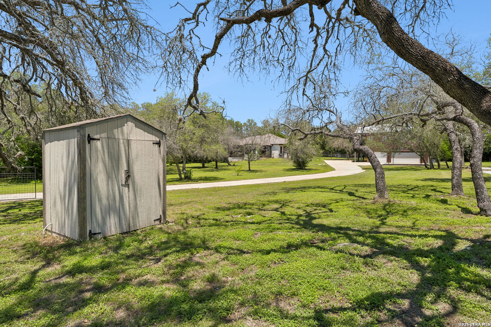 main property photo 39