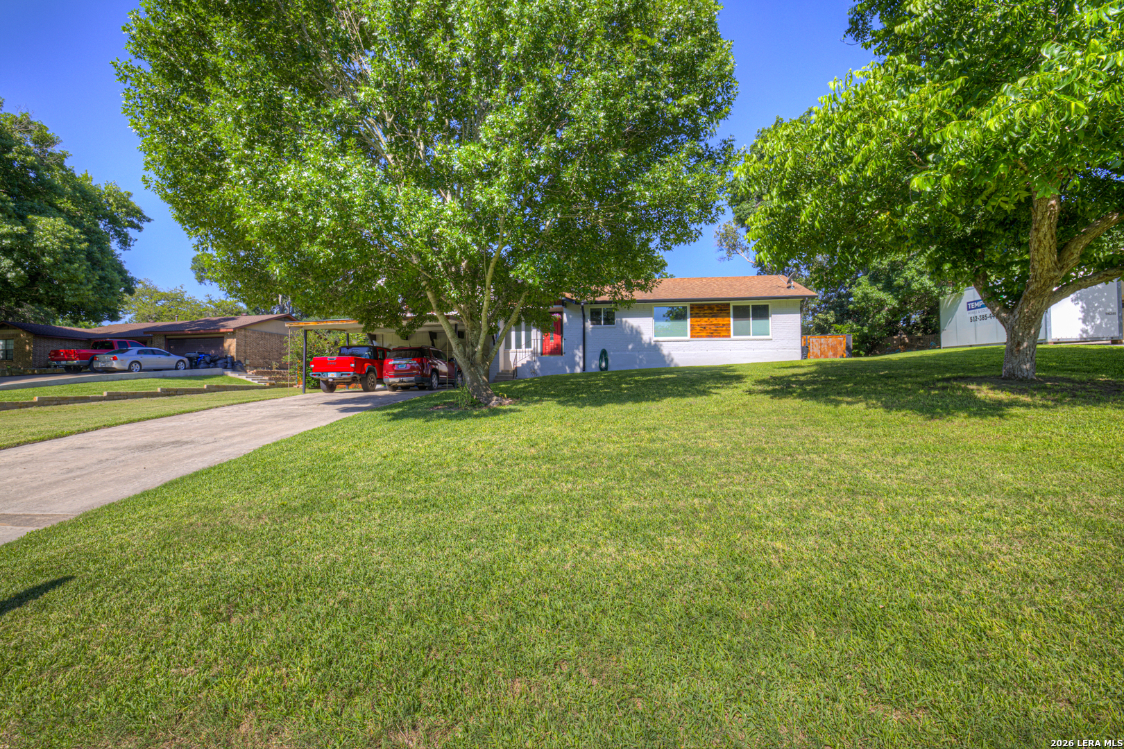 main property photo 4