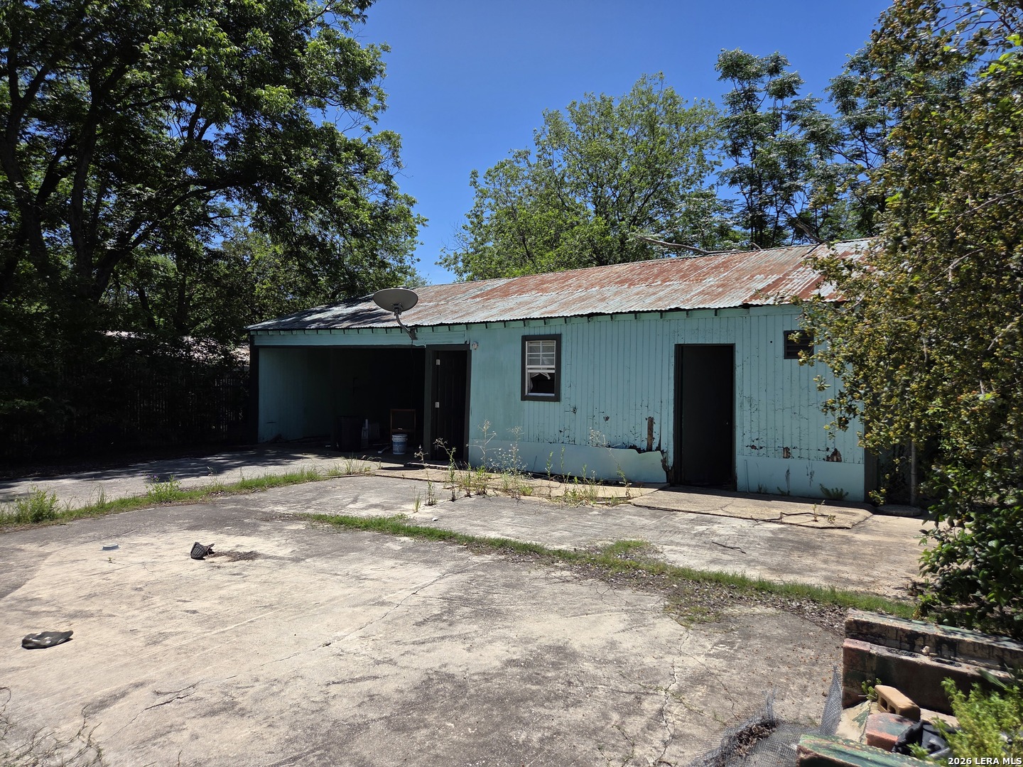 main property photo 6