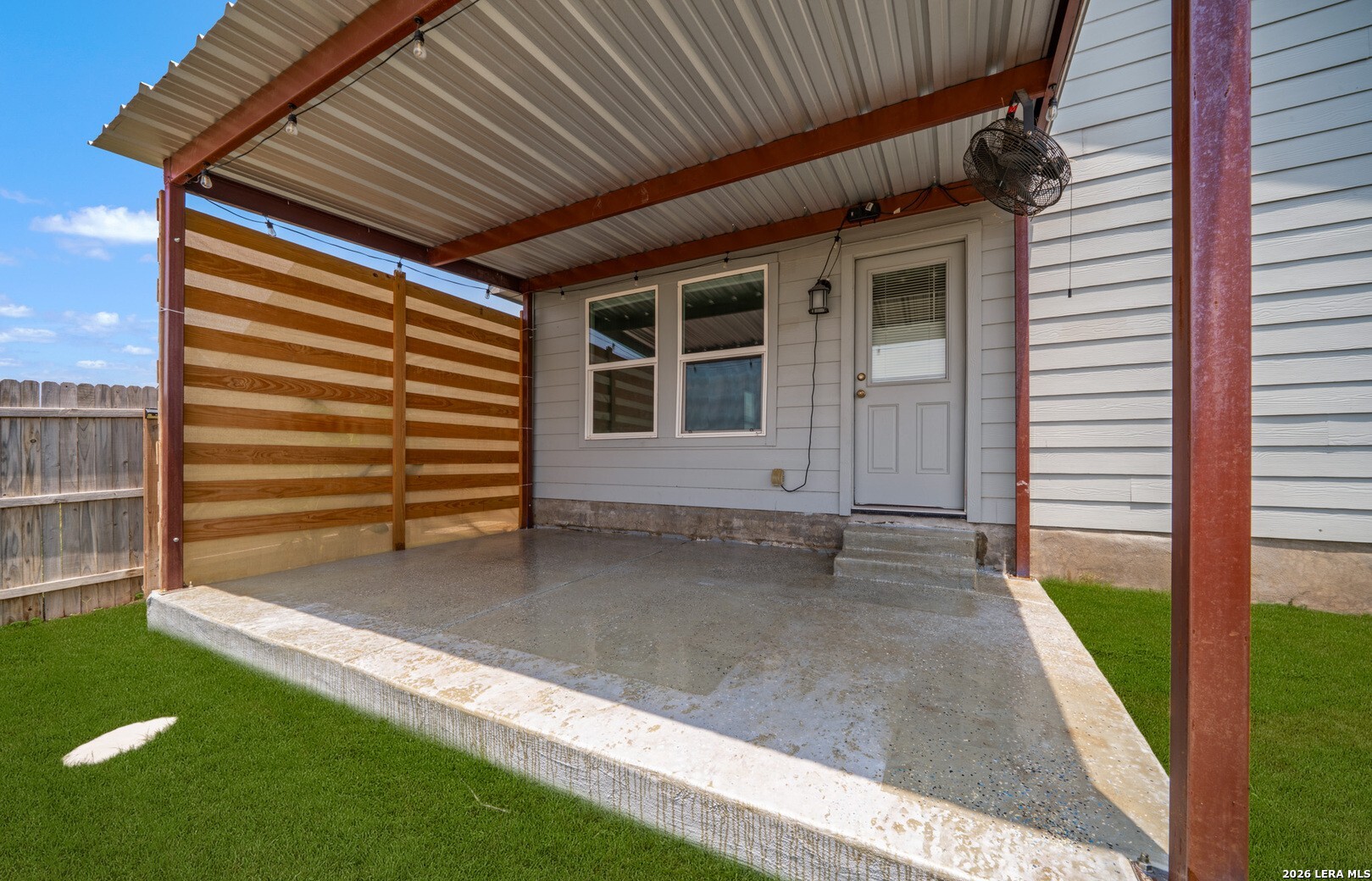 main property photo 23