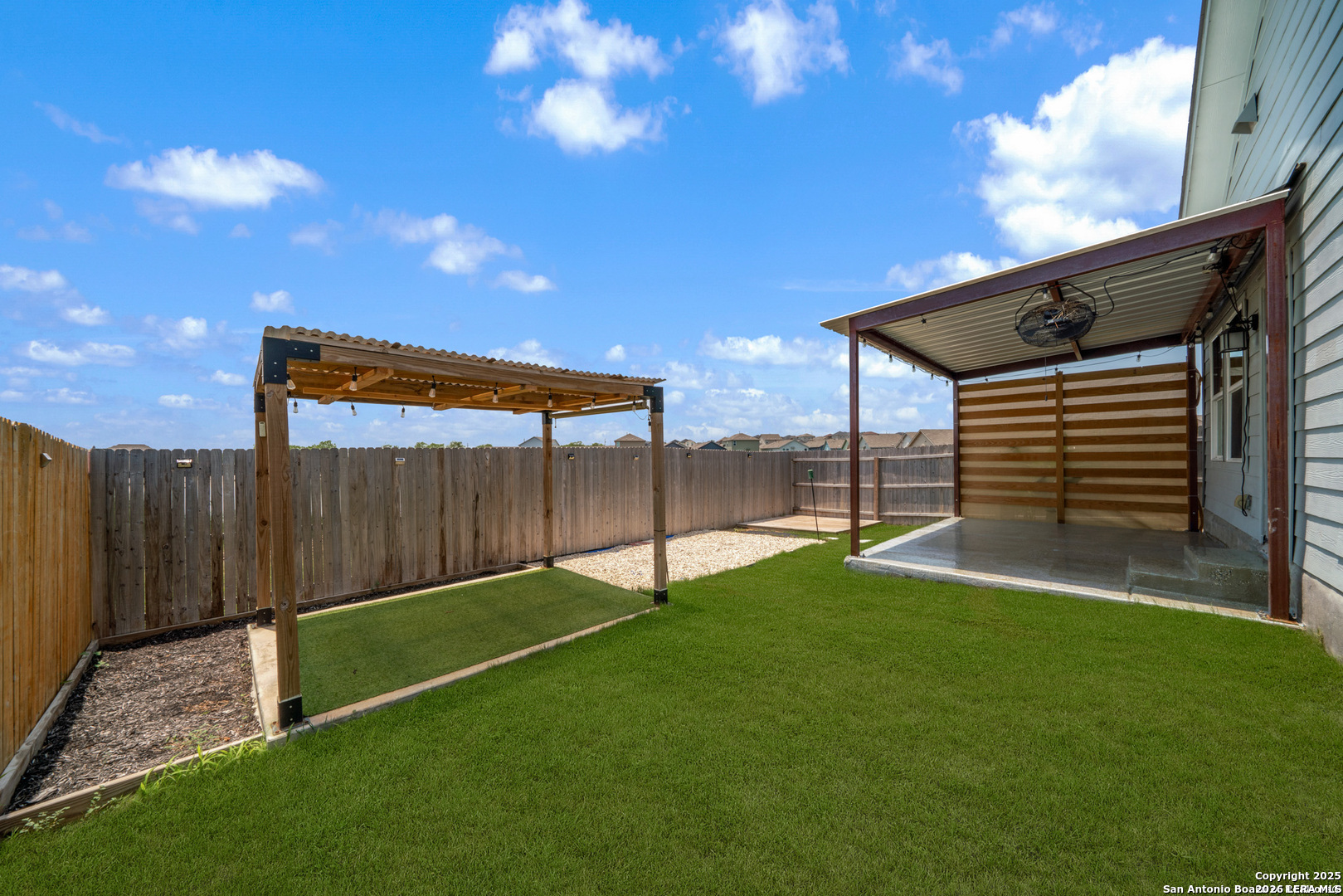 main property photo 26