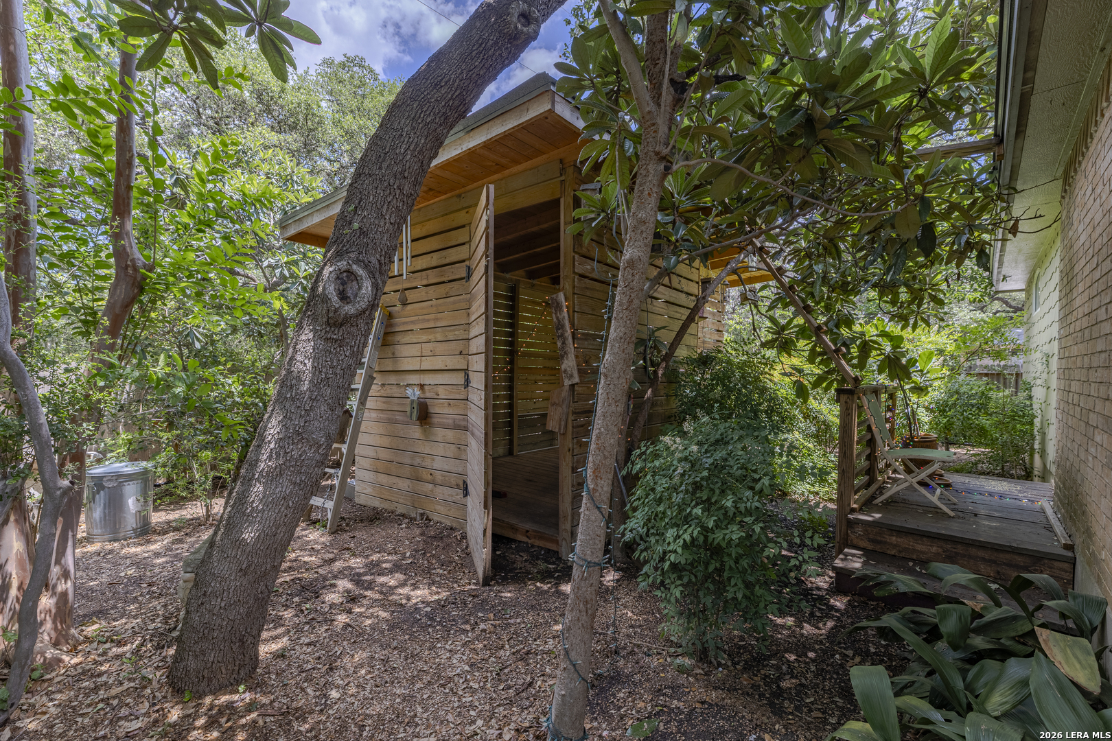 main property photo 28