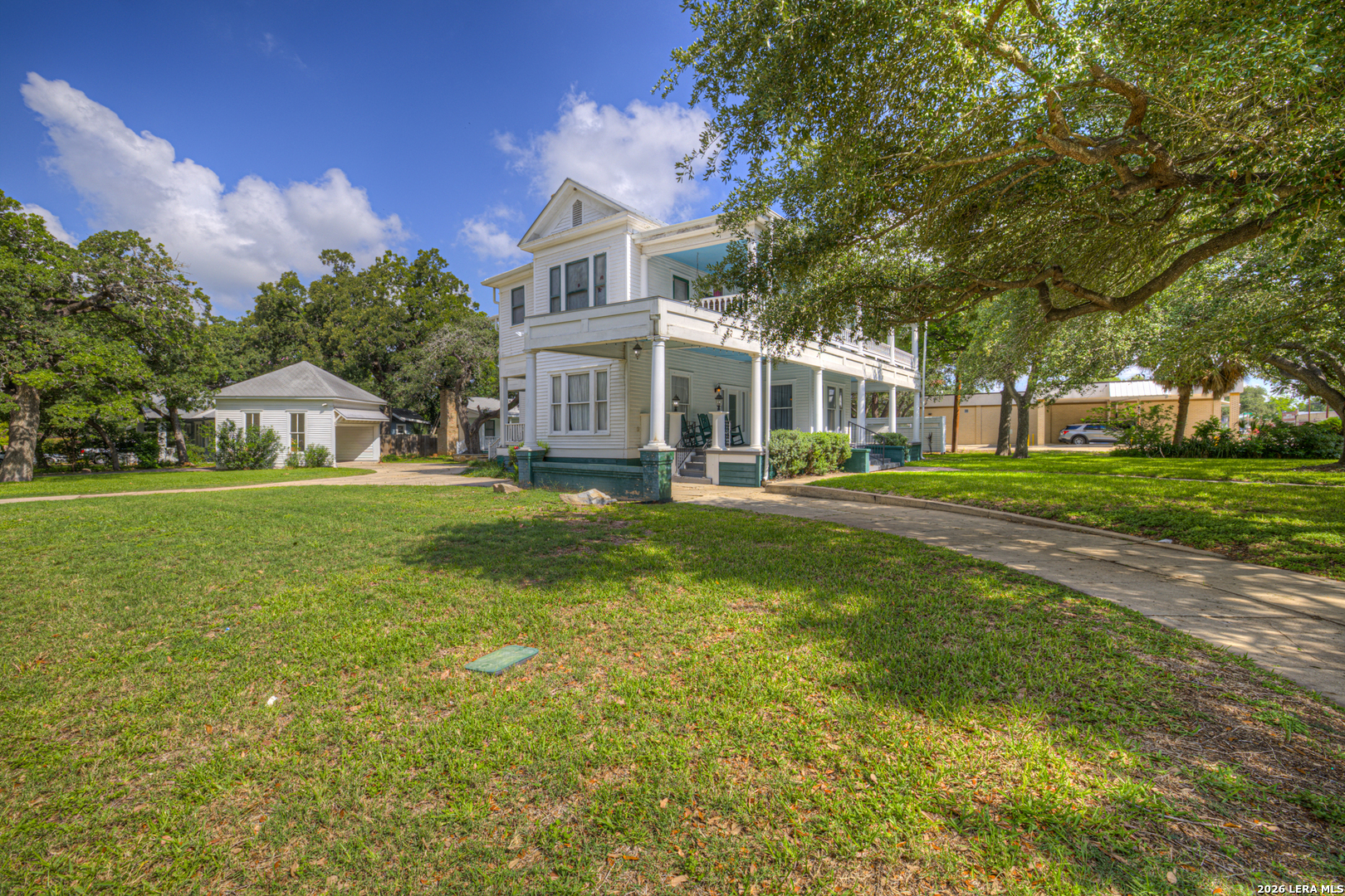 main property photo 10