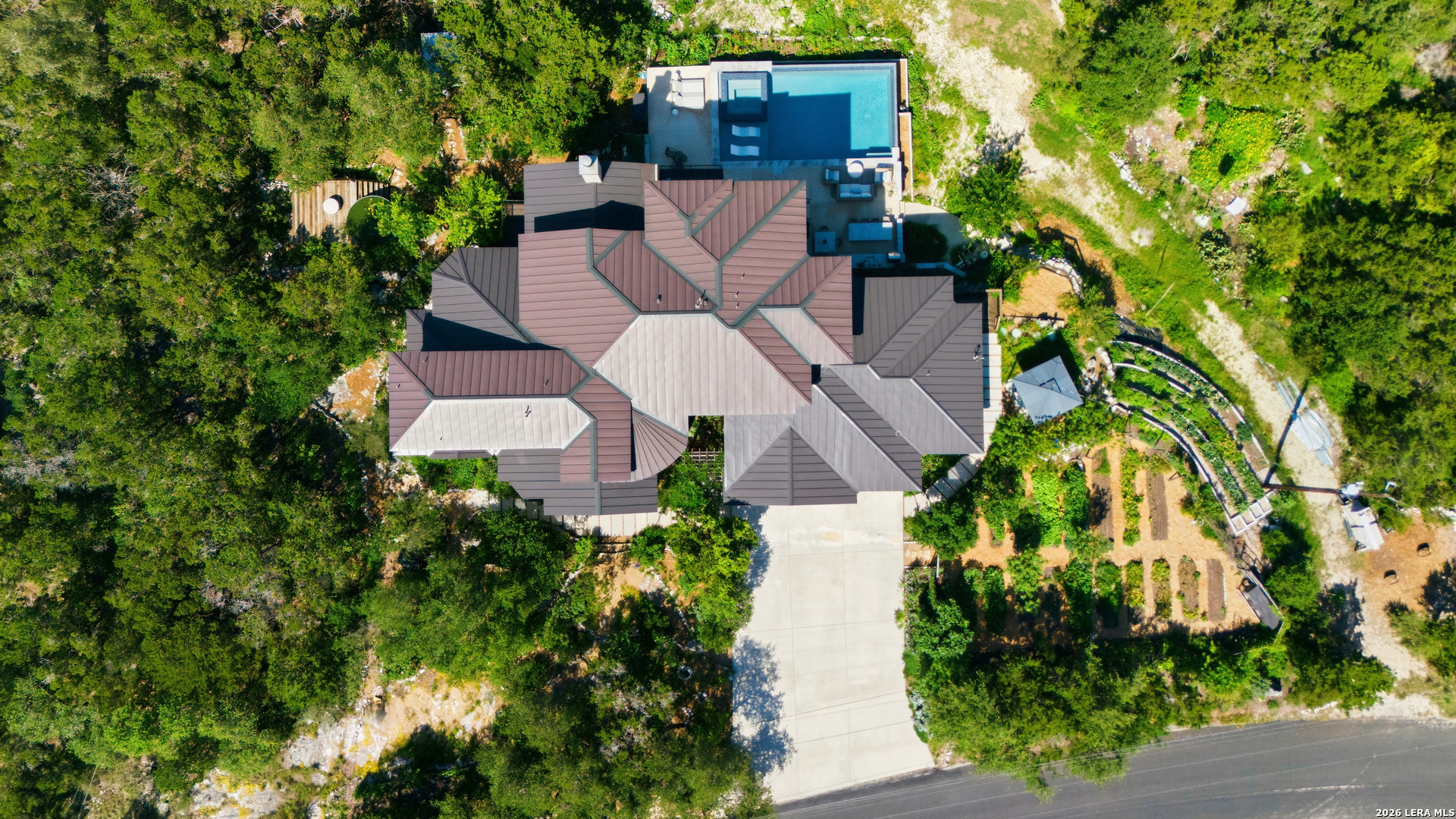 main property photo 49