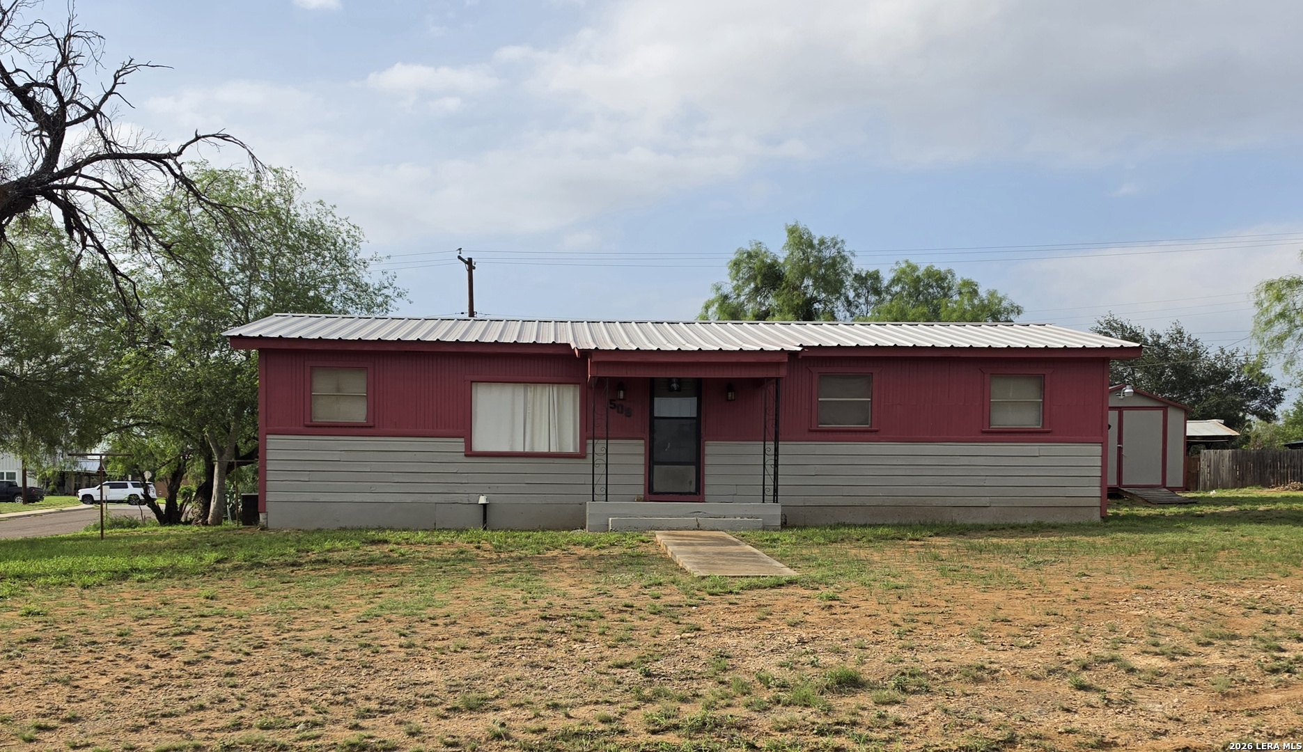 main property photo 13