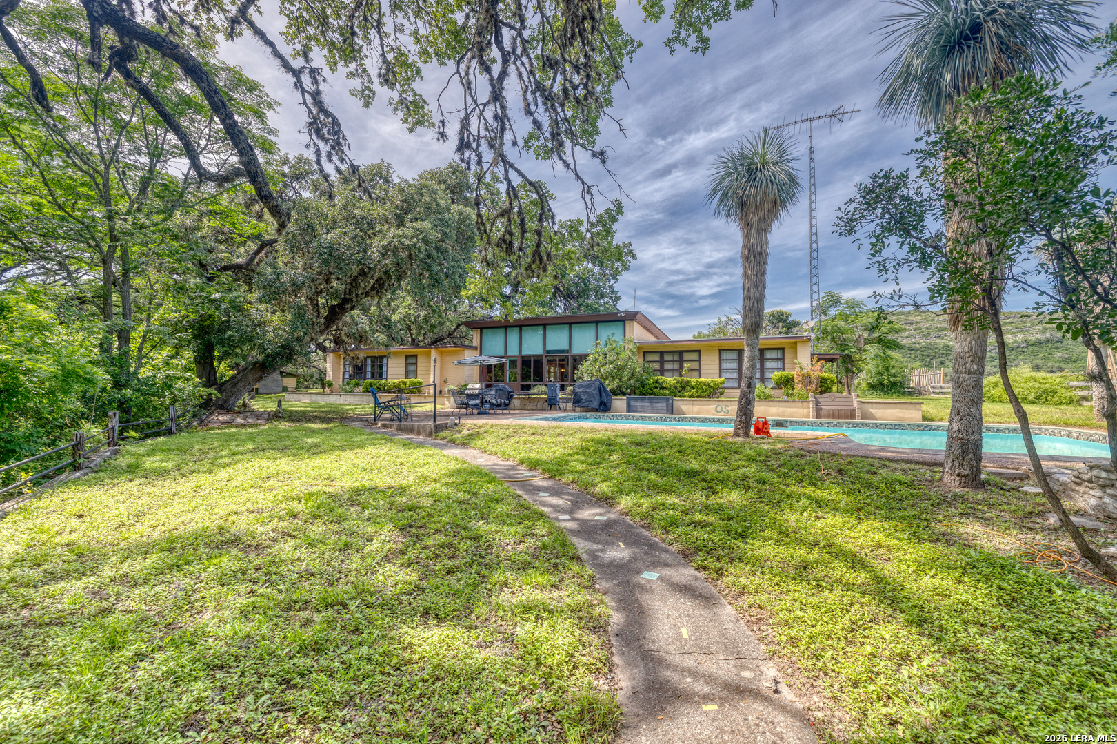 main property photo 50