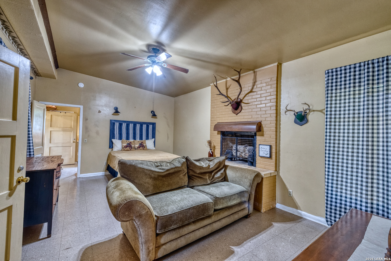 main property photo 90
