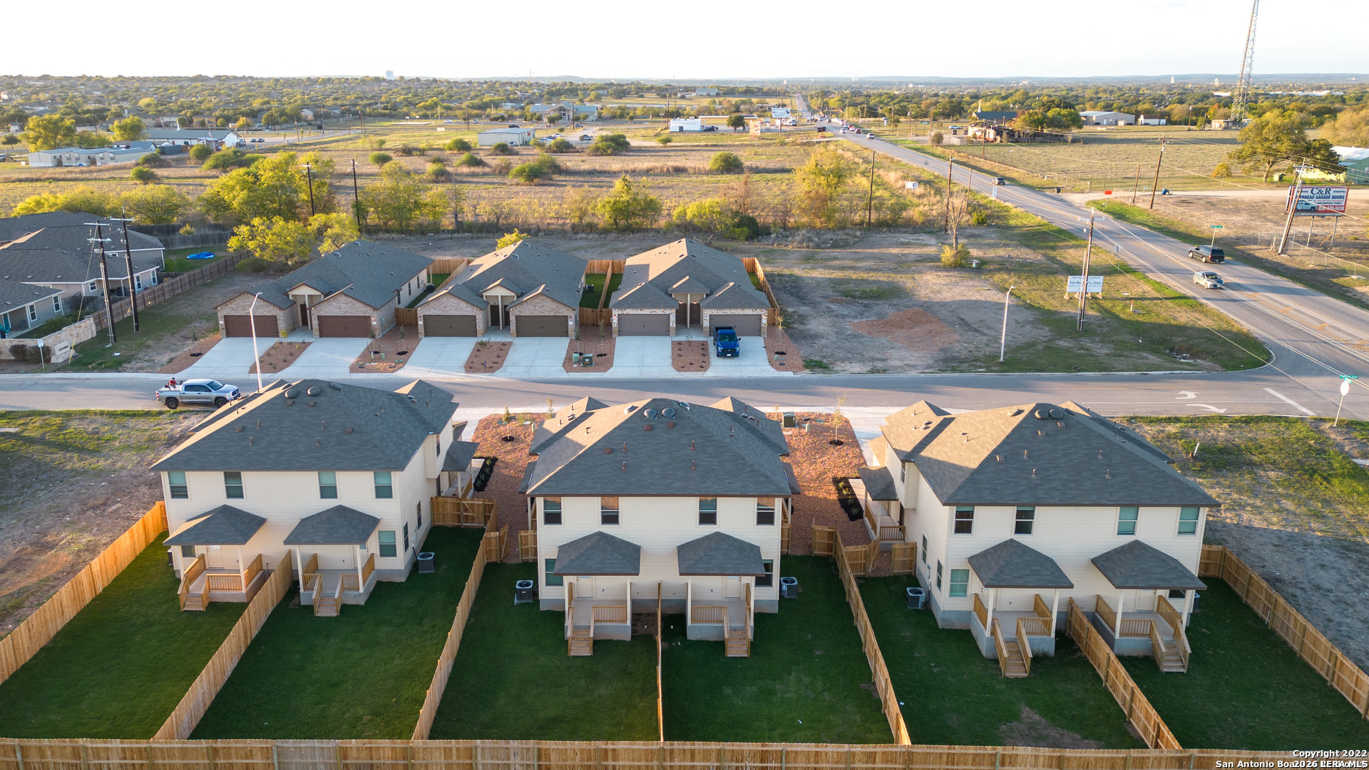 main property photo 28