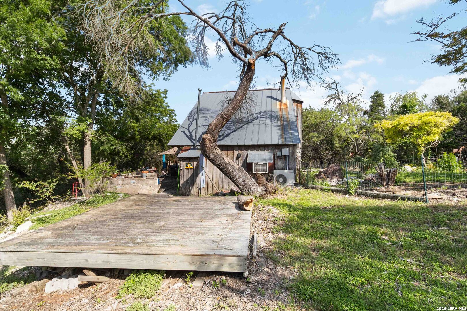 main property photo 16