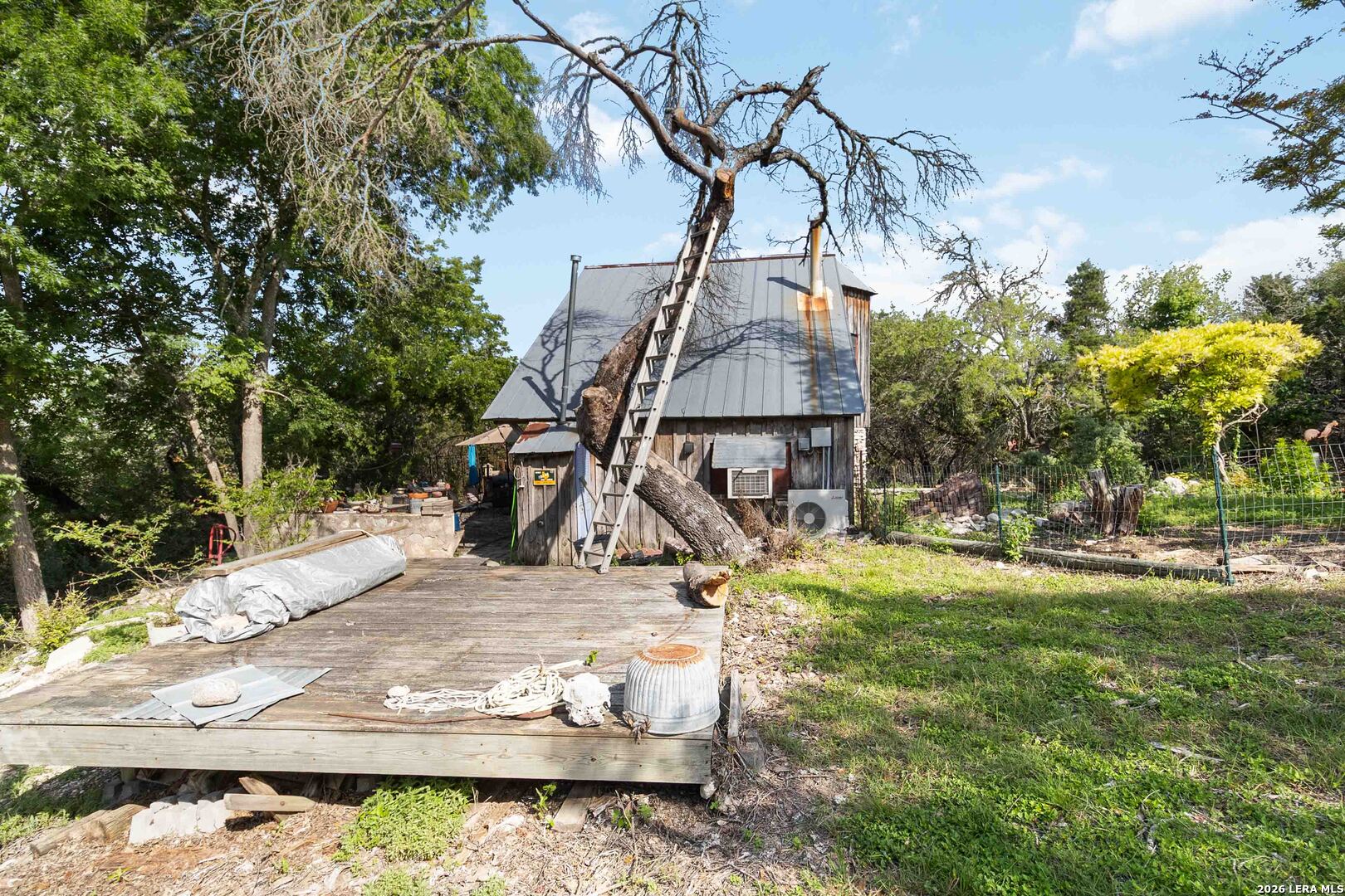 main property photo 30