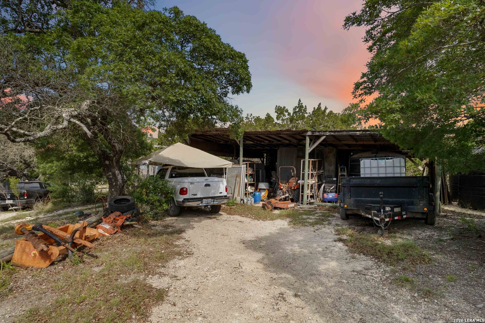 main property photo 33