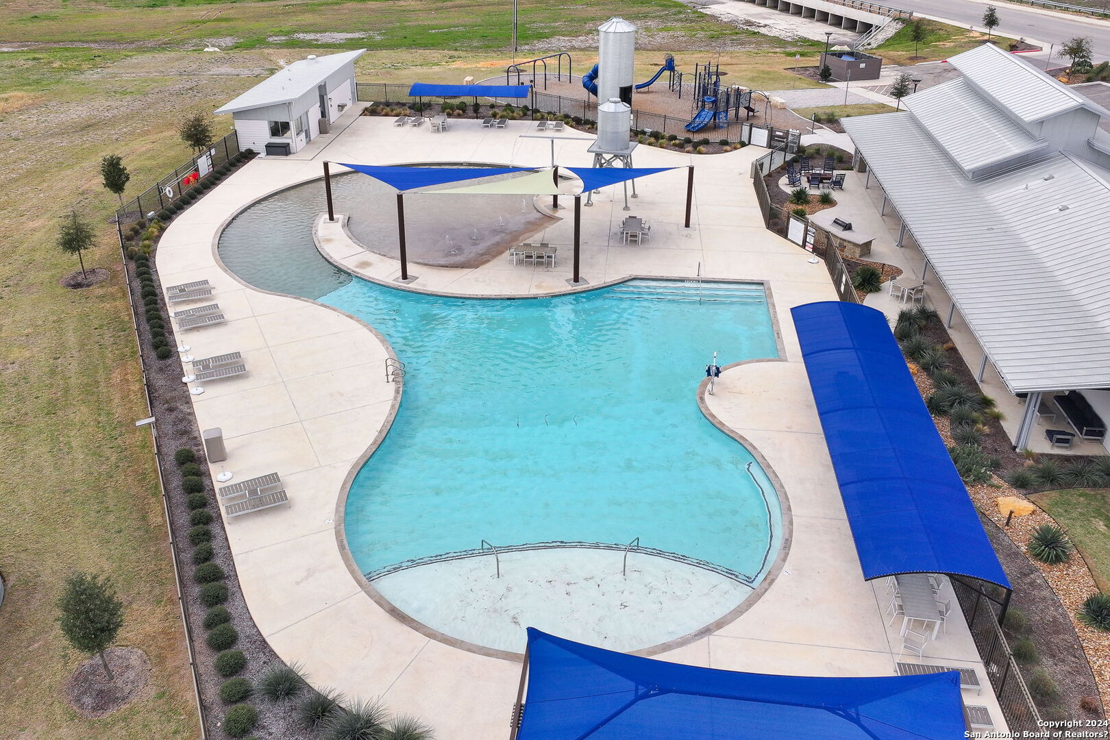 main property photo 21