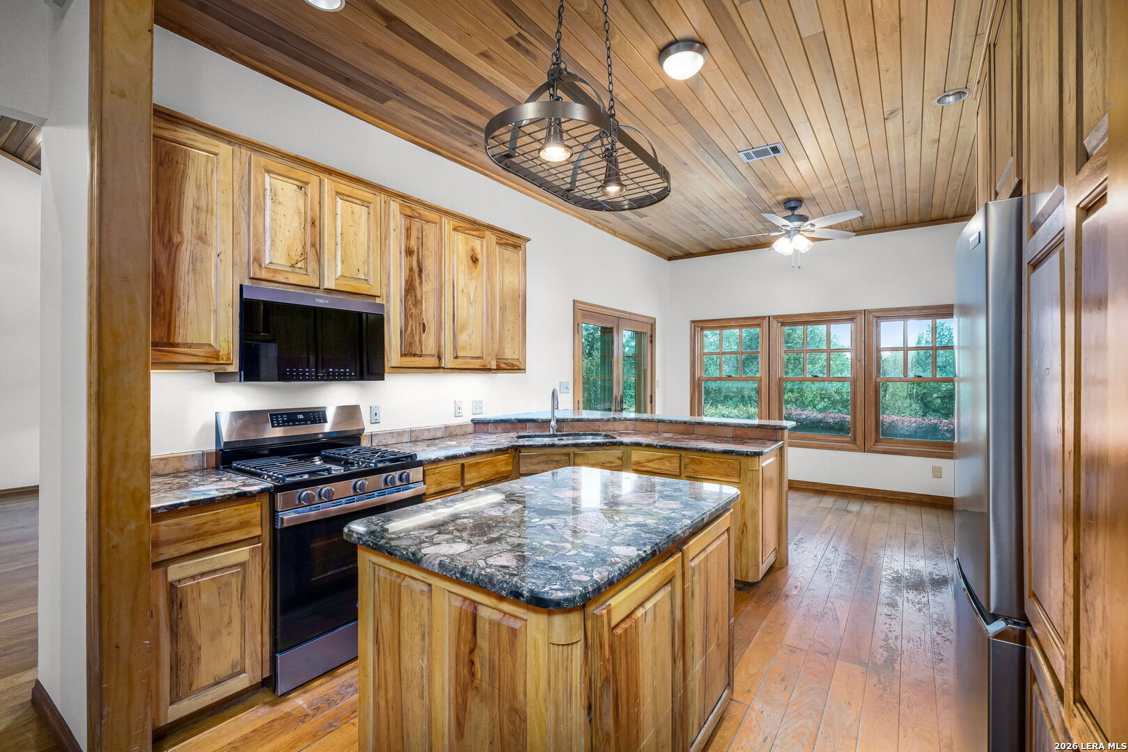 main property photo 27
