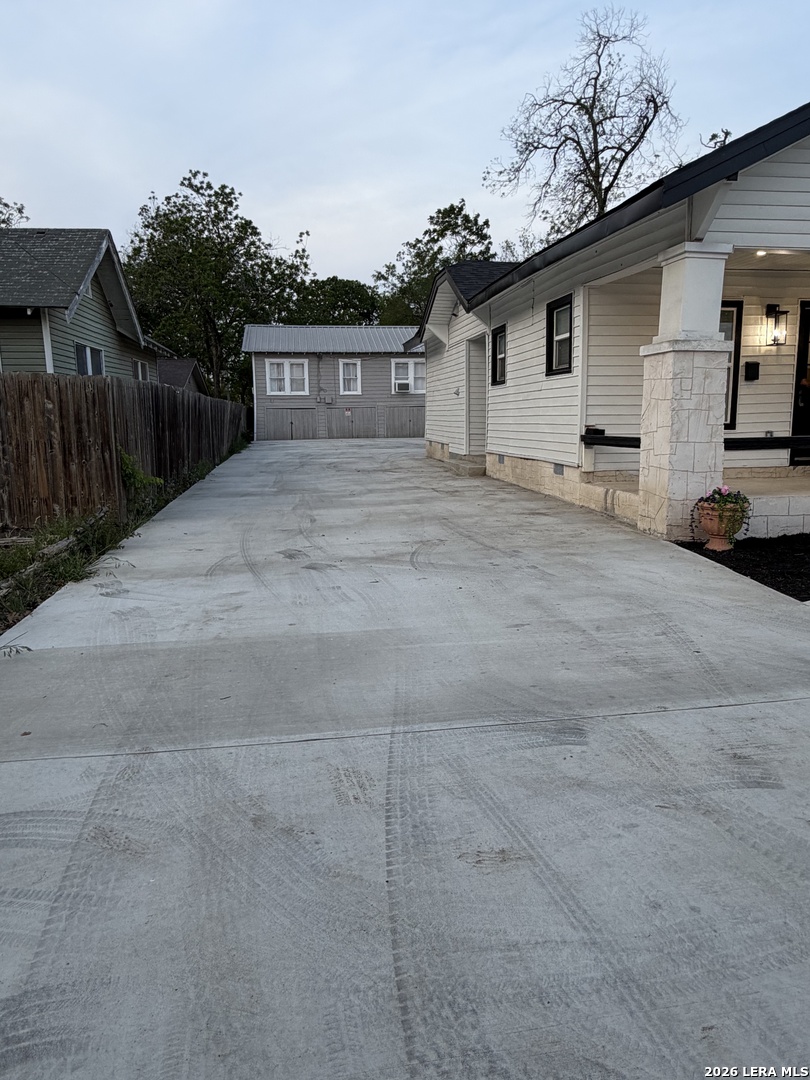 main property photo 15