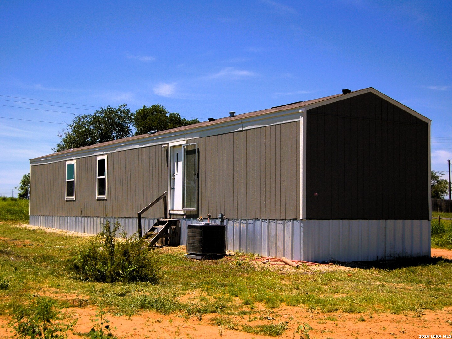 main property photo 28