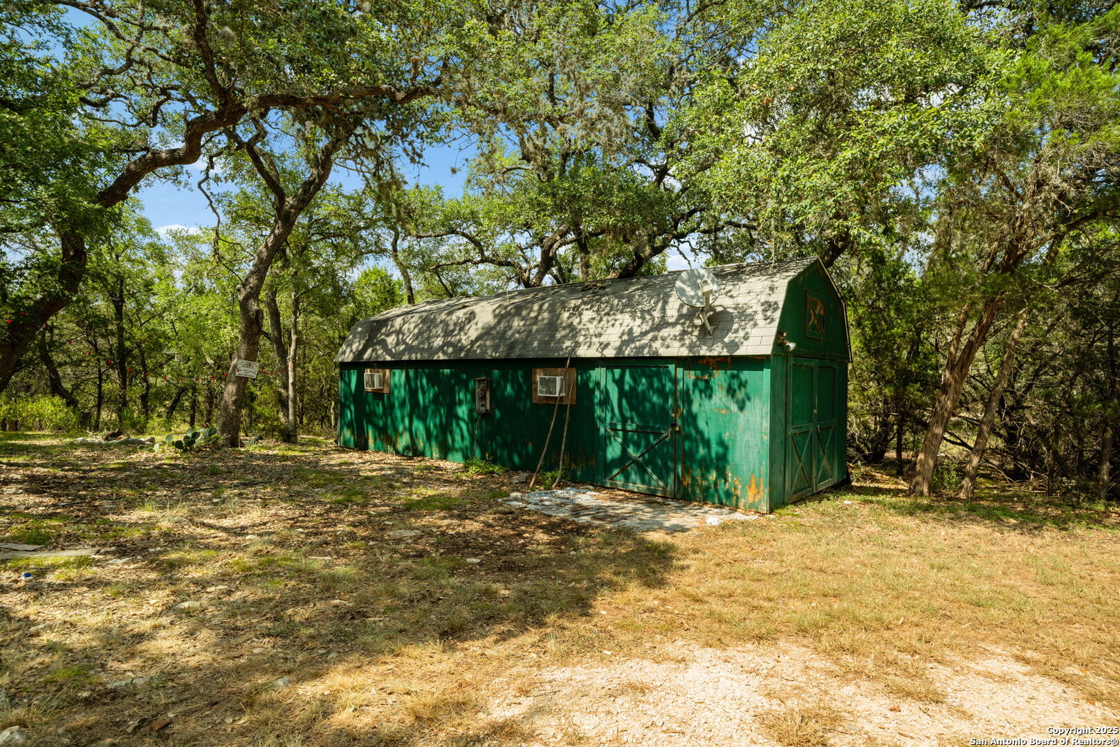 main property photo 6