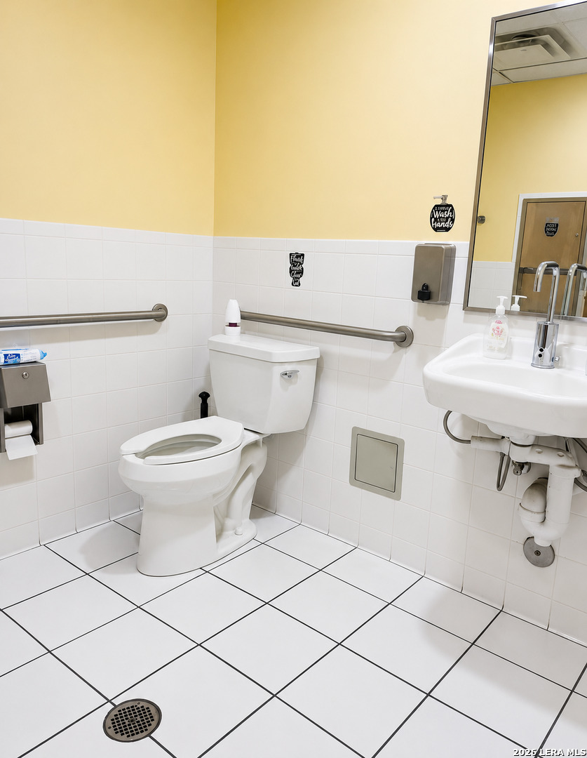 main property photo 11